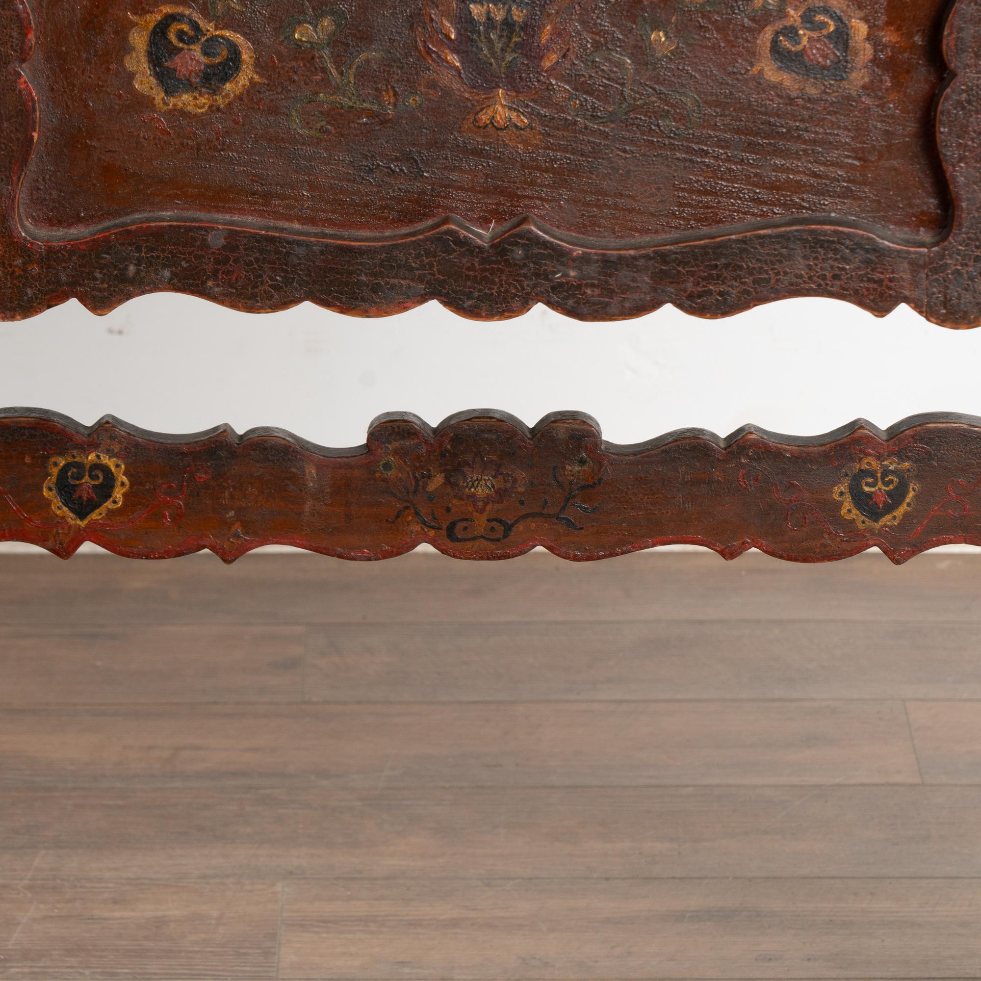 Tavolino originale dipinto in arte popolare con cassetto grande, Ungheria, 1890 circa in vendita 5