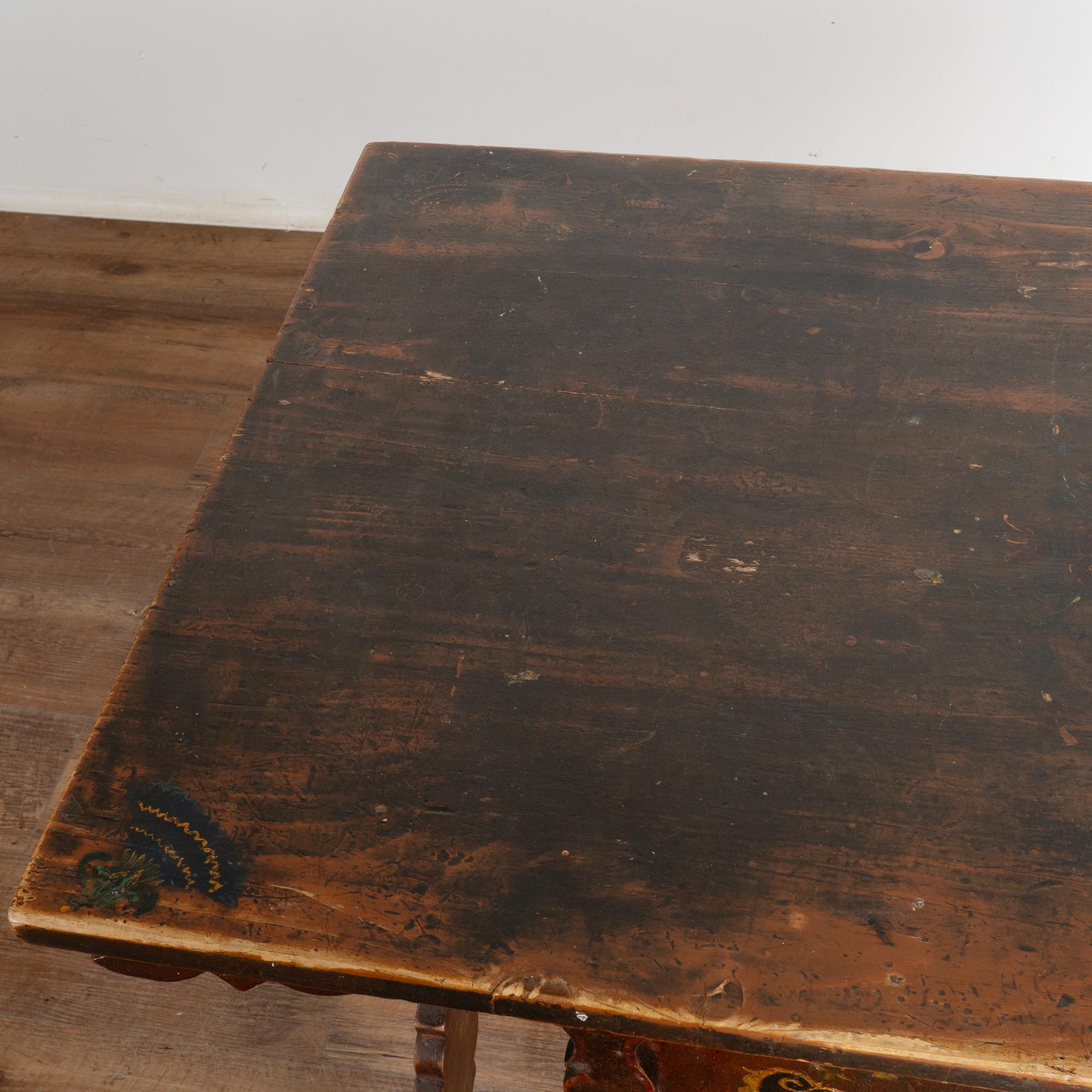 XIX secolo Tavolino originale dipinto in arte popolare con cassetto grande, Ungheria, 1890 circa in vendita