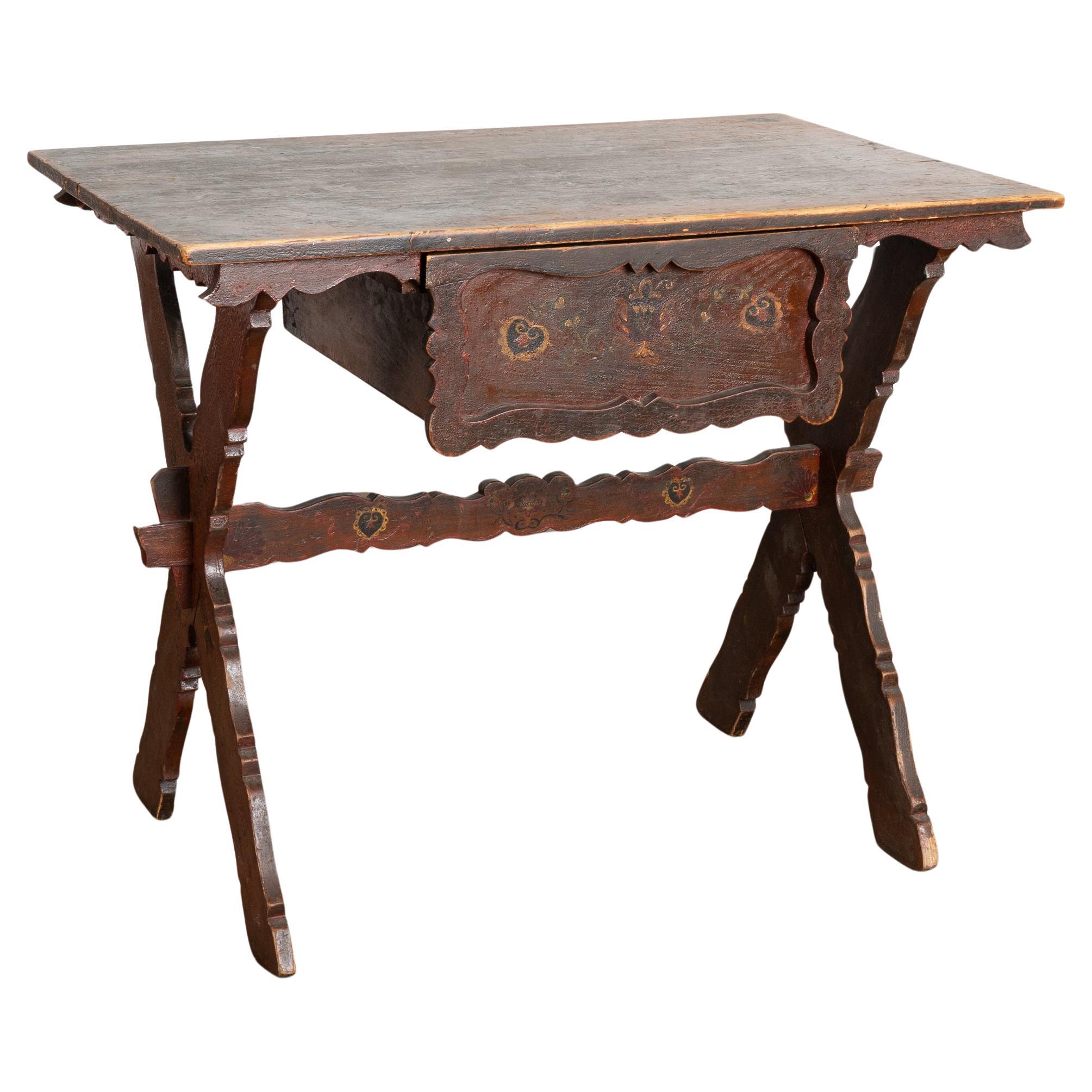 Tavolino originale dipinto in arte popolare con cassetto grande, Ungheria, 1890 circa in vendita