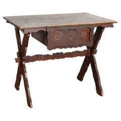 Original Folk Art bemalter Beistelltisch mit großer Schublade, Ungarn um 1890