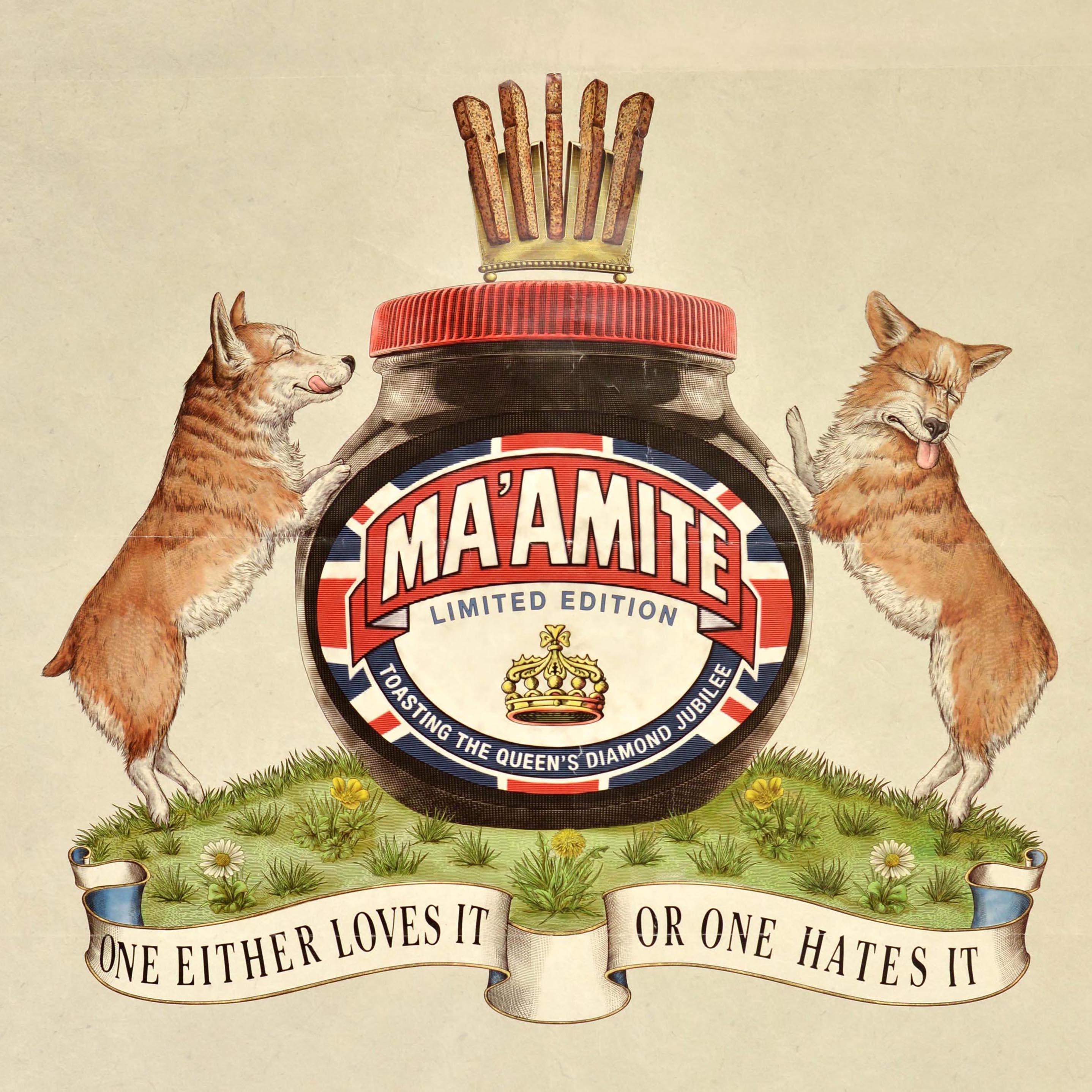 Poster pubblicitario originale per Marmite con una divertente illustrazione nello stile dello stemma reale che raffigura due cani corgi in piedi ai lati di un barattolo di Marmite con la dicitura Ma'amite Limited Edition Toasting The Queen's Diamond
