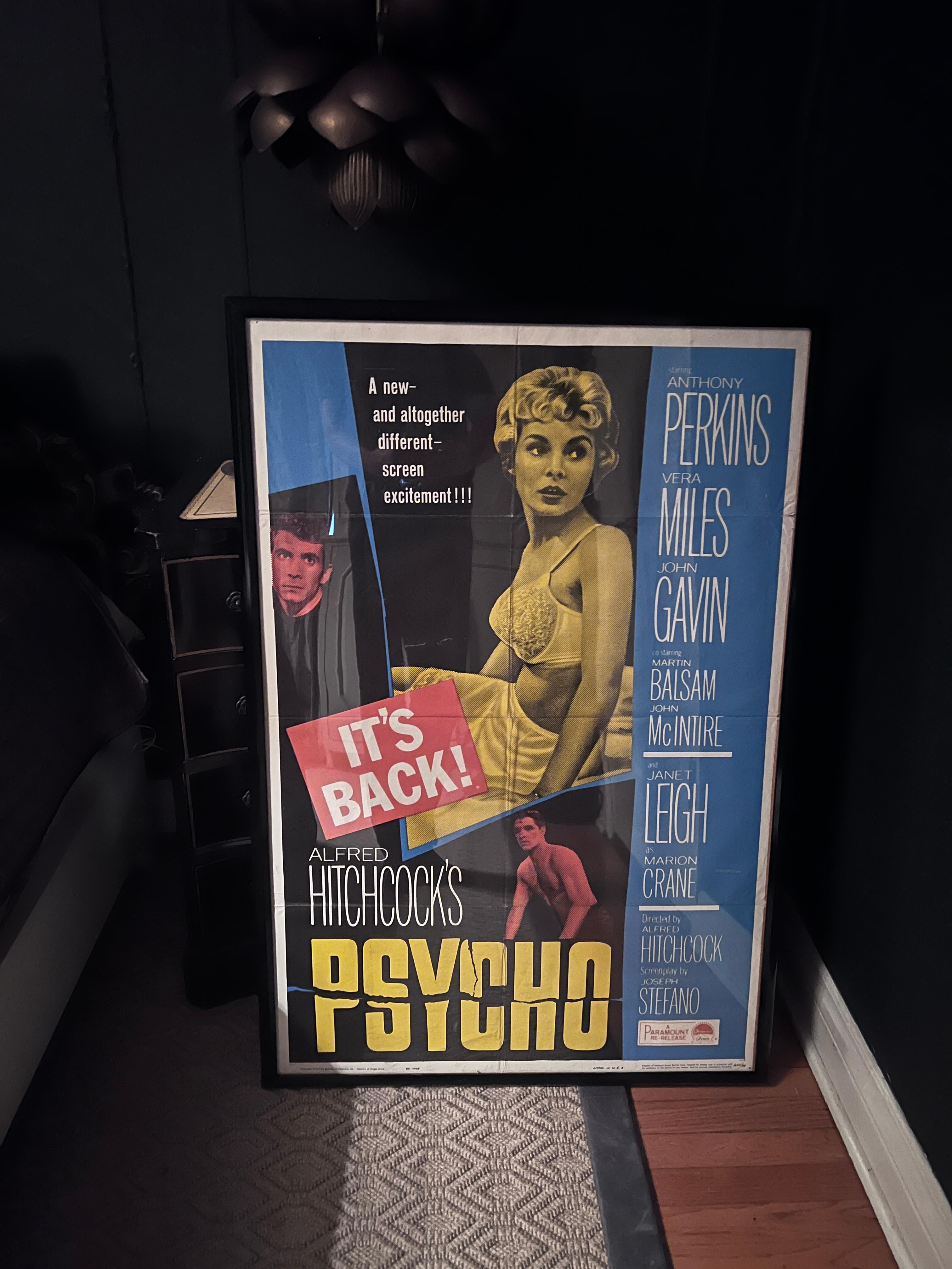 Poster cinematografico originale su carta incorniciata per Psycho di Alfred Hitchcock In condizioni buone in vendita a Los Angeles, CA
