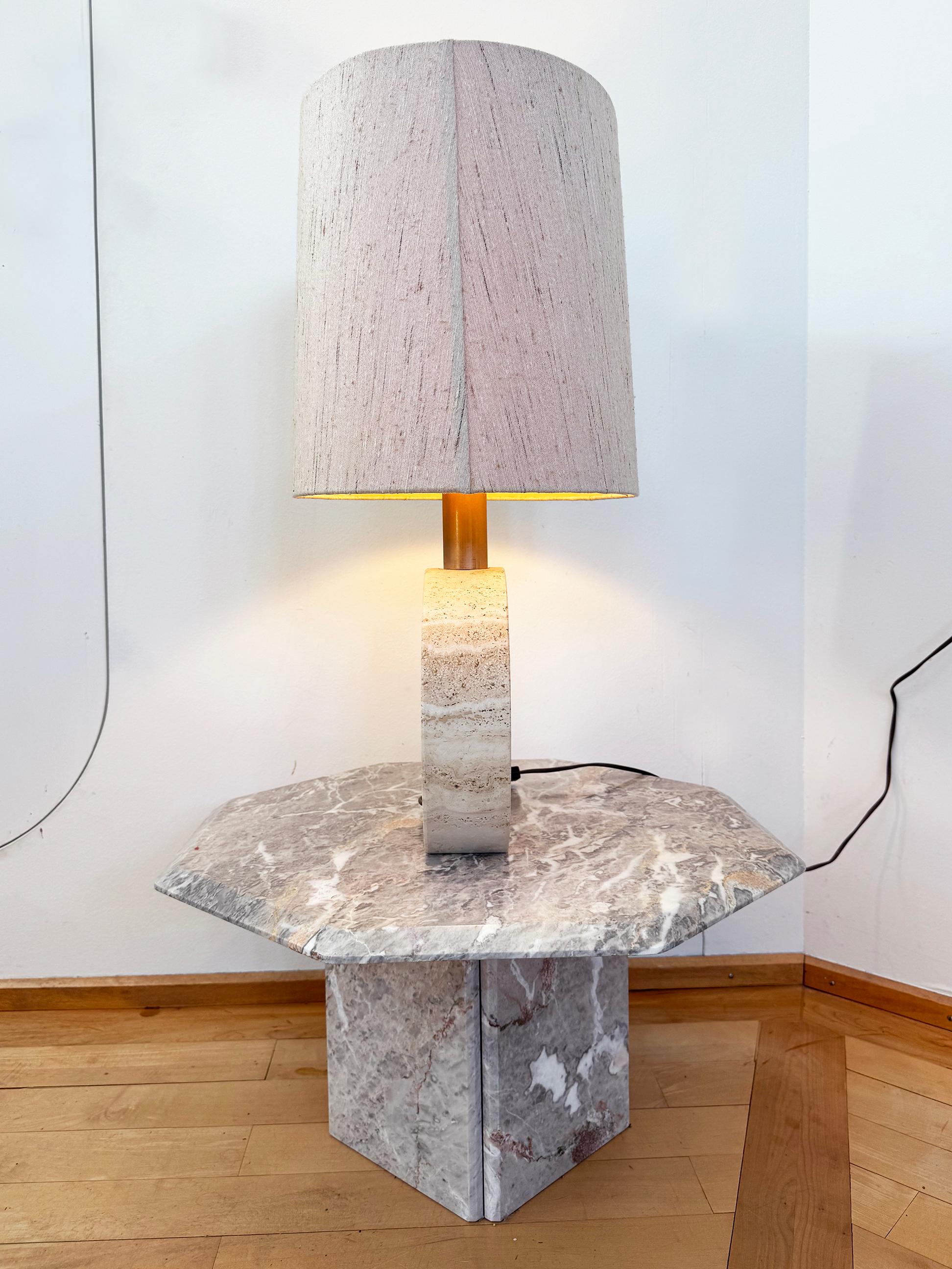 Original Fratelli Manelli Mid Century Modern Elephant Travertine Lamp c. 1970 For Sale 11