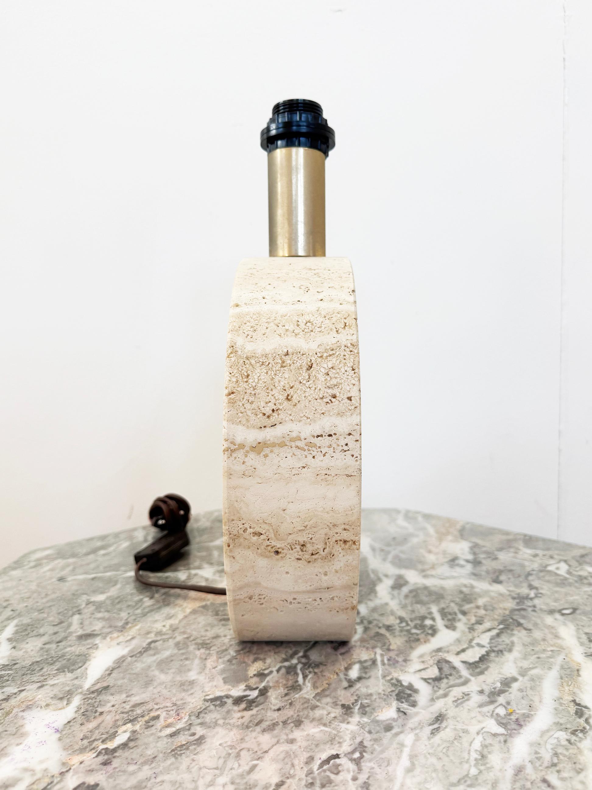 Original Fratelli Manelli Mid Century Modern Elephant Travertine Lamp c. 1970 In Good Condition For Sale In Basel, BS