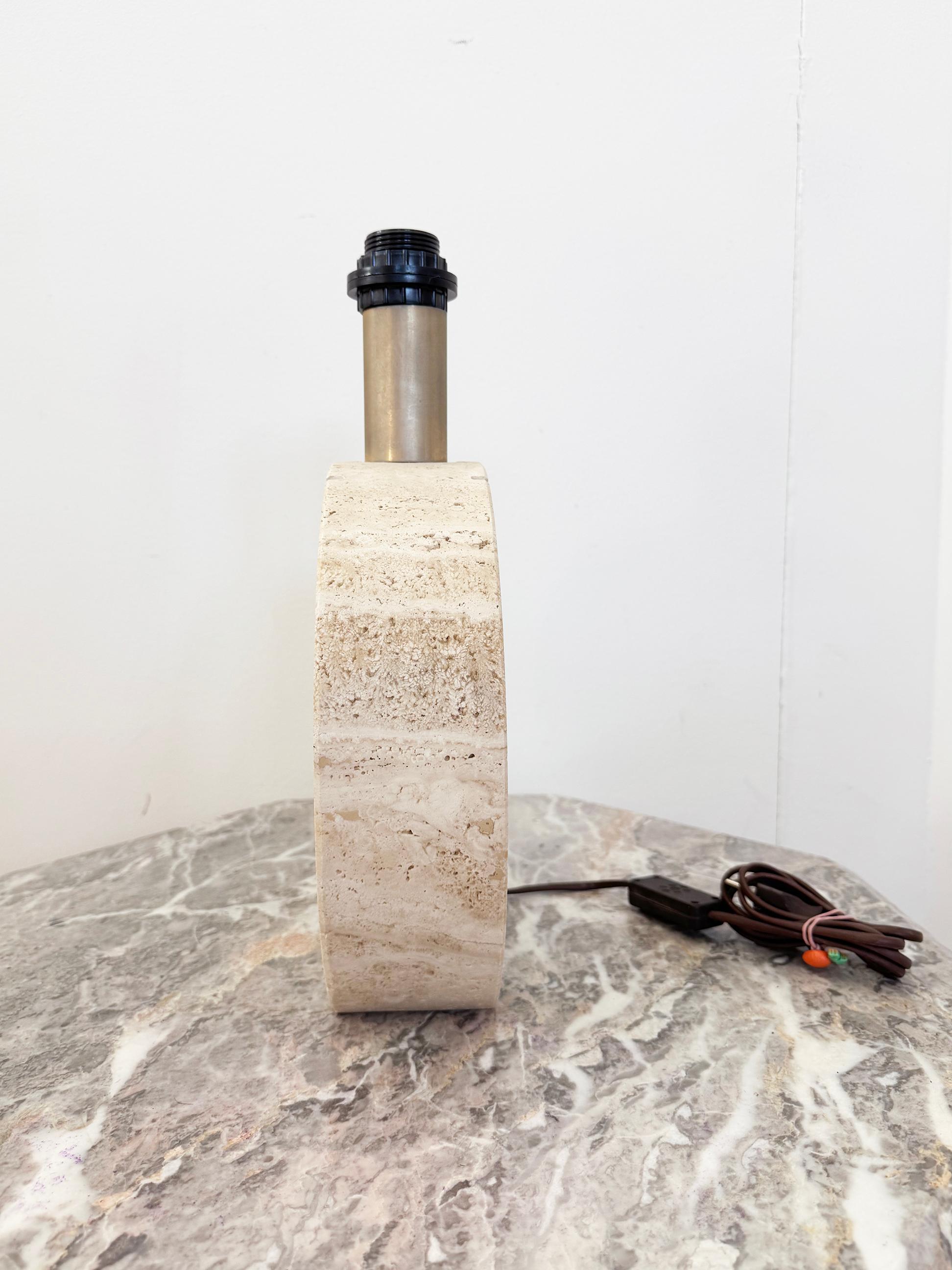 Original Fratelli Manelli Mid Century Modern Elephant Travertine Lamp c. 1970 For Sale 1