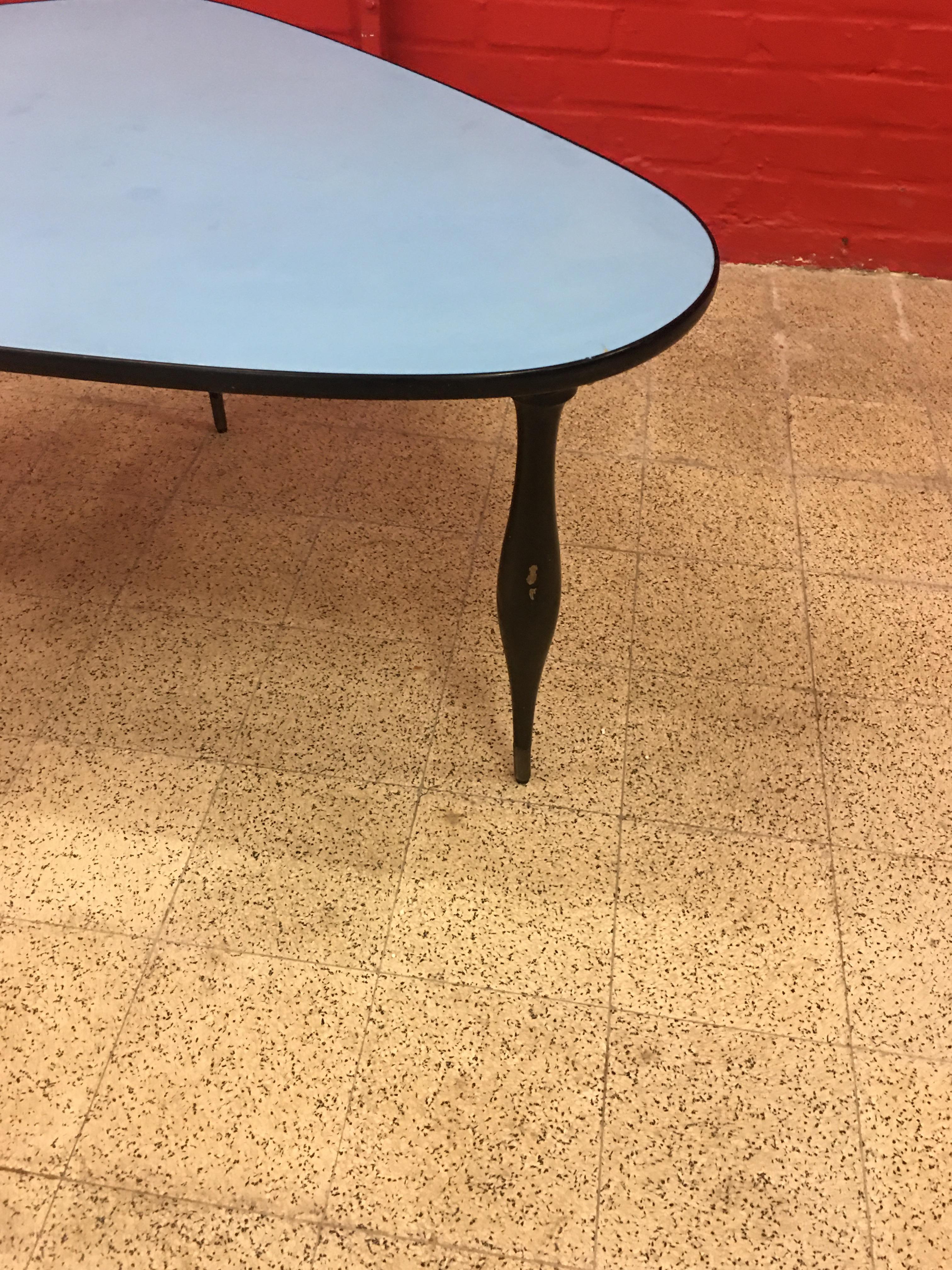 Milieu du XXe siècle Table basse originale de forme libre, plateau recouvert de stratifié, vers 1960 en vente
