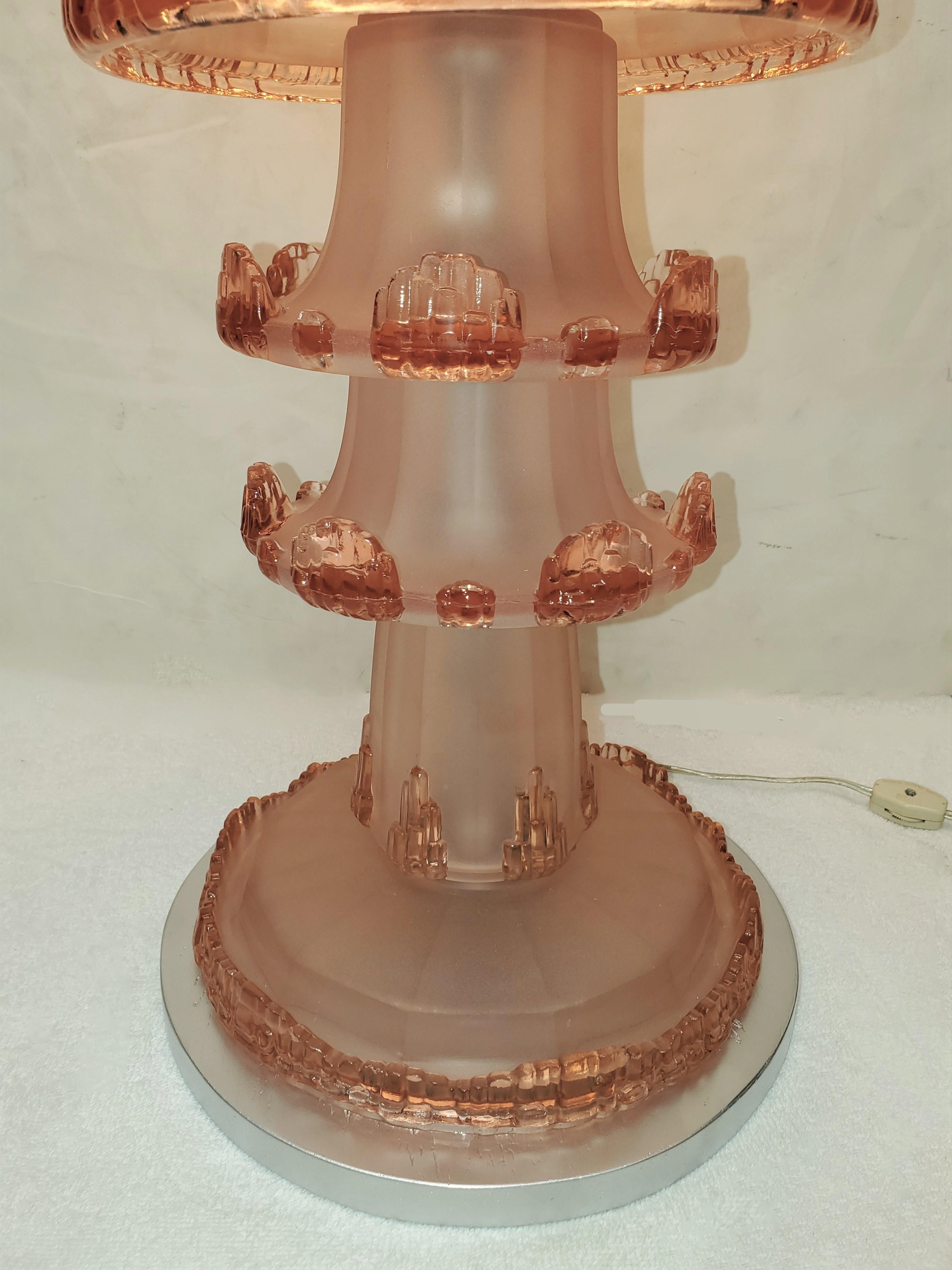 Original French Art Deco Pink/Peach Art Glass Table Lamp by Jean Gauthier For Sale 4