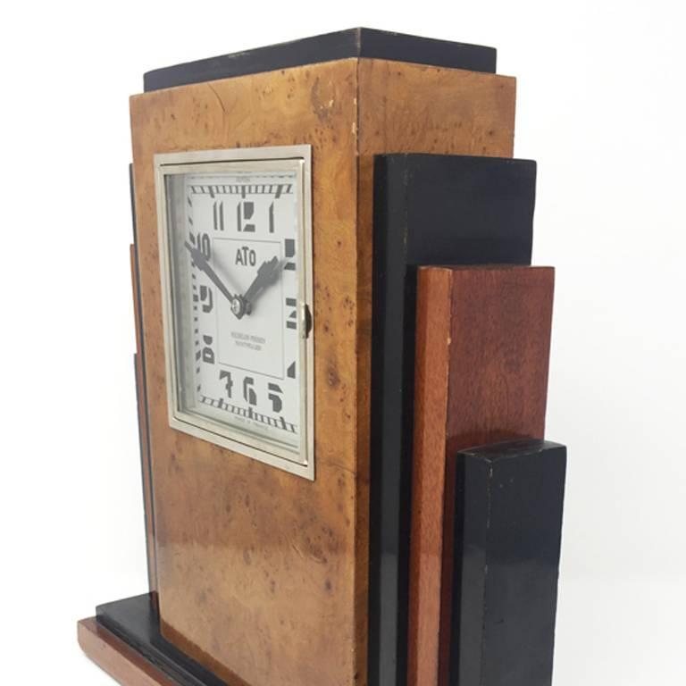 Original French Art Deco Table Clock with ATO Clockwork, in Briar Root, 1930s In Excellent Condition For Sale In Milan, IT