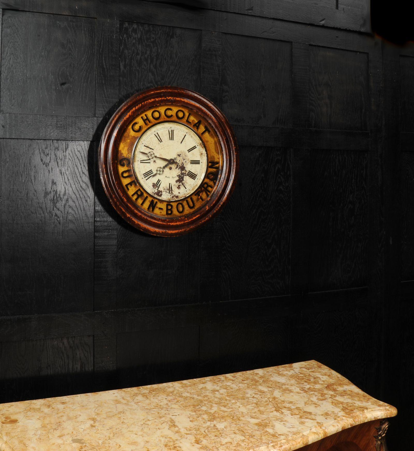 XX secolo Orologio da parete originale francese Guerin Boutron per la pubblicità del cioccolato, perfettamente funzionante in vendita