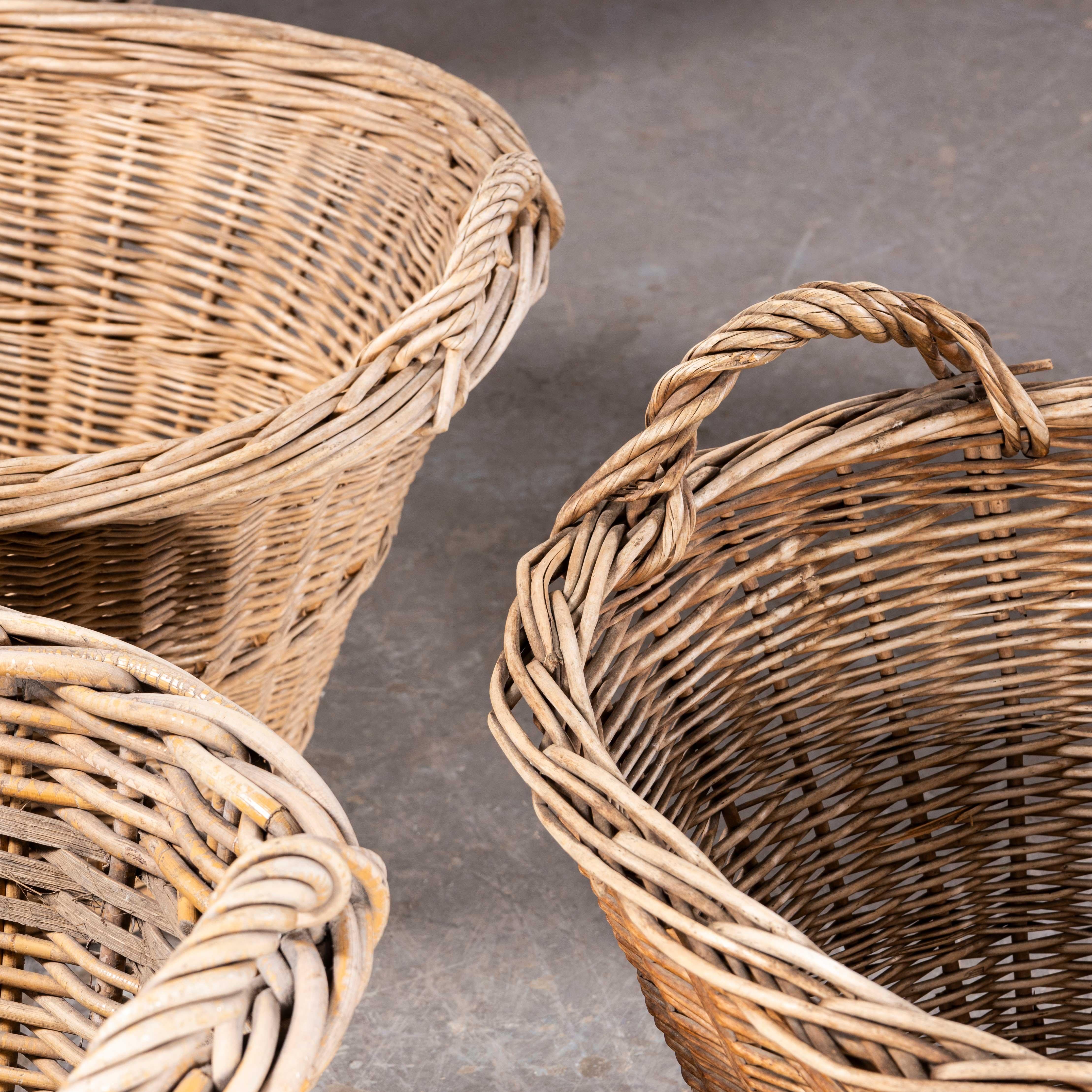 Original French Handmade Oval Willow Baskets For Sale 2