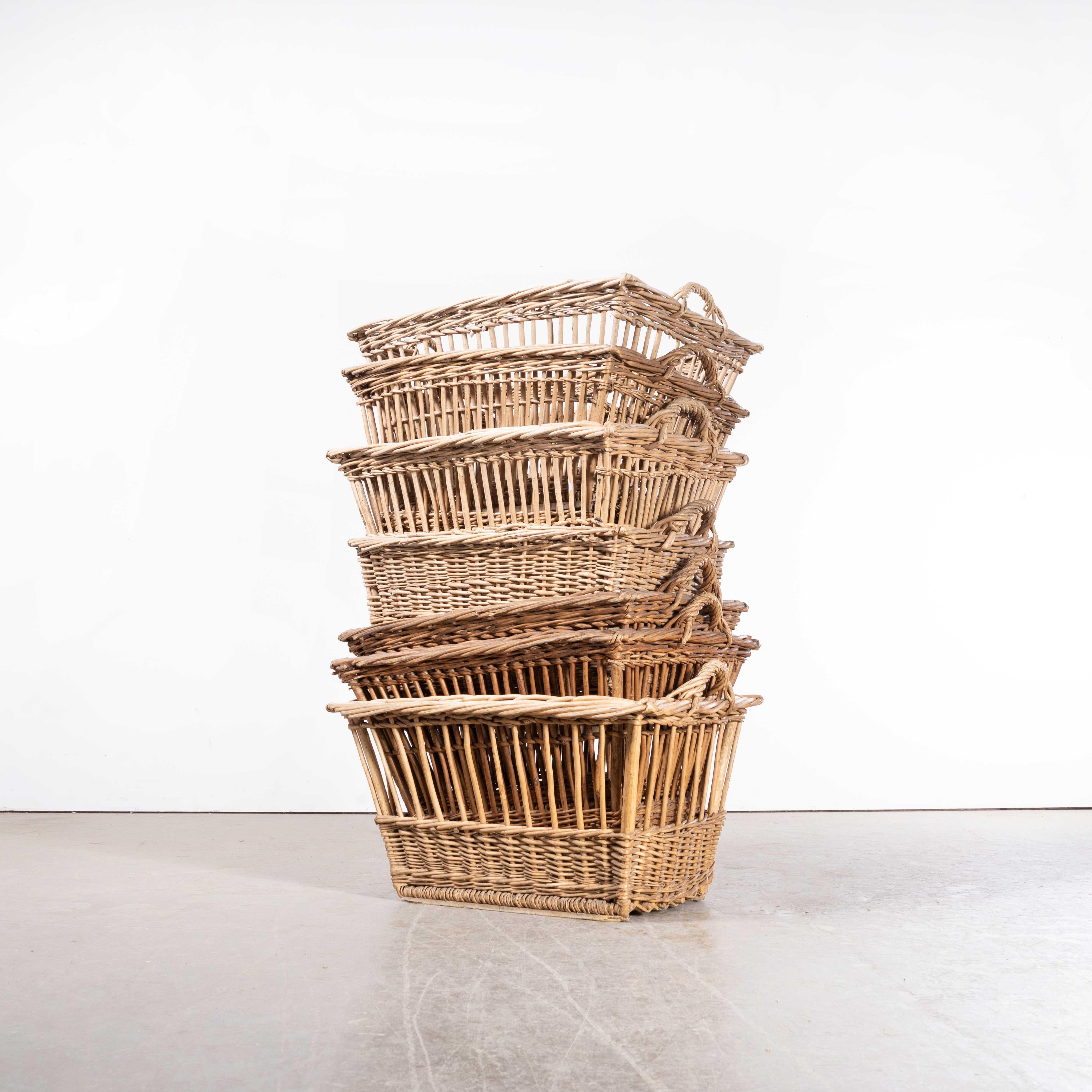Original French Handmade Willow Baskets In Good Condition For Sale In Hook, Hampshire