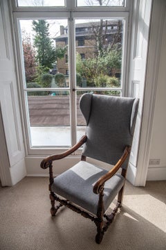 Originaler französischer Louis XIV.-throne-Ohrensessel aus Nussbaumholz, 18. Jahrhundert