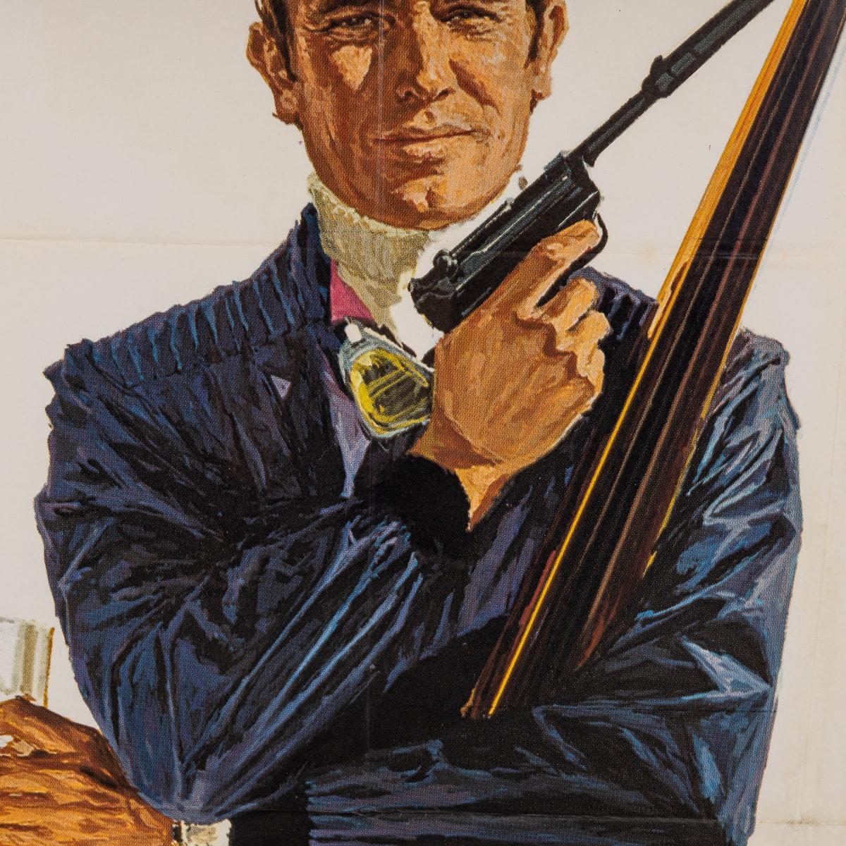 Original French Release James Bond On Her Majesty's Secret Service Poster c.1969 For Sale 4
