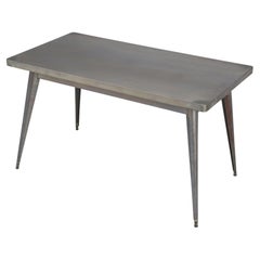 Finition de table de salle à manger rectangulaire française originale T55 Tolix en acier brut disponible