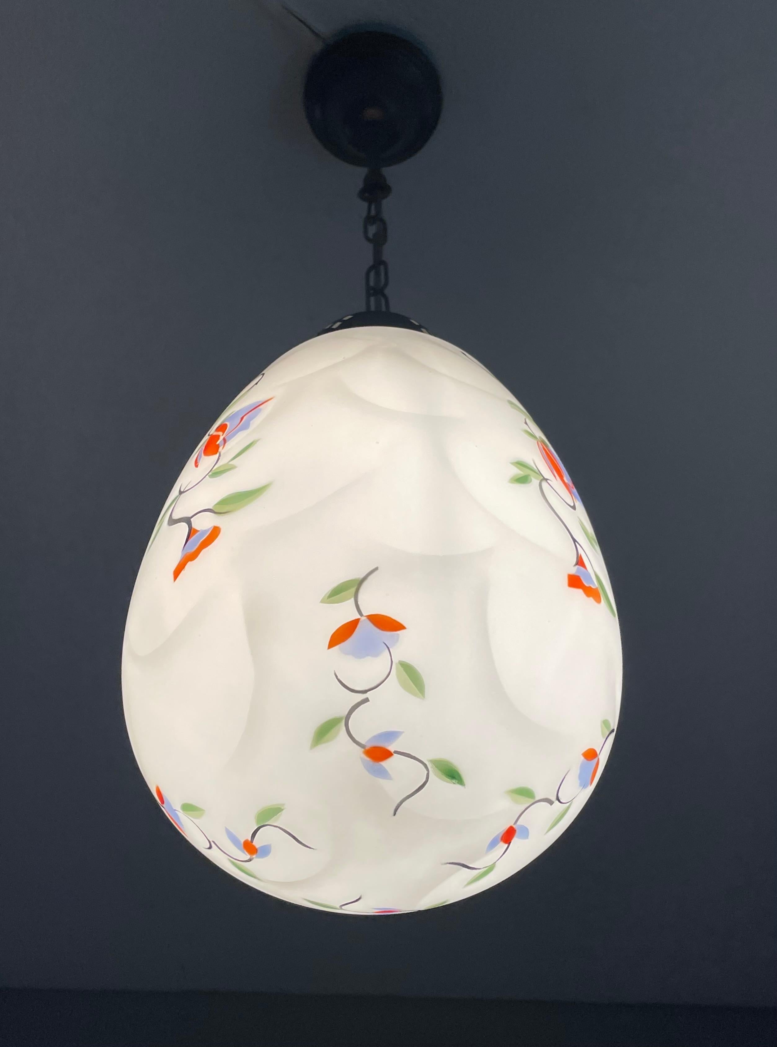 Original & Fresh Art Deco Glass & Brass w. Stylized Flower & Leaf Decor Pendant For Sale 7