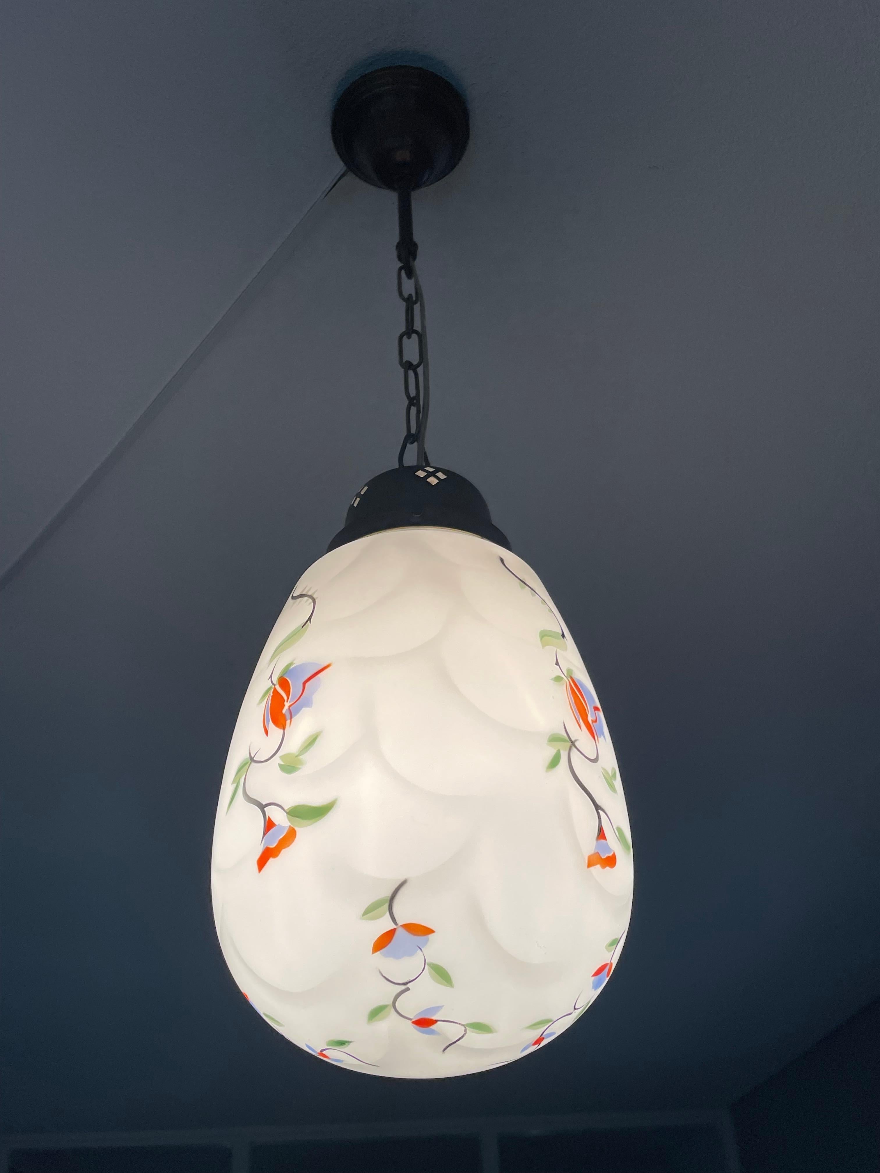 'Fresh' and colorful Art Deco ceiling lamp for your kitchen, stairwell, hallway or bedroom.

This all handcrafted, practical size and beautiful looking ceiling lamp is another one of our recent great finds. The beautiful overal design is what