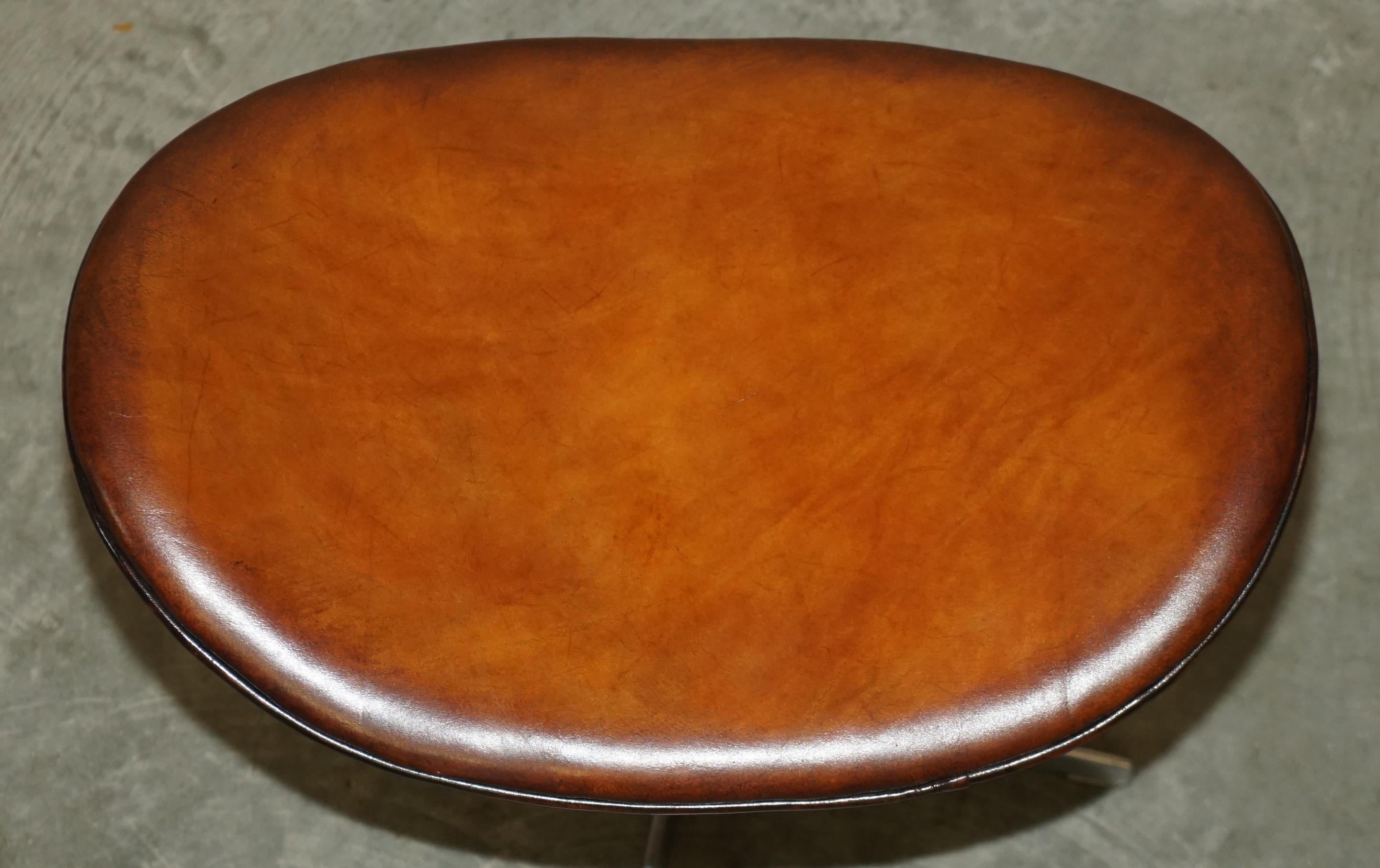 ORIGINAL FULLY RESTORED 1968 FRITZ HANSEN EGG CHAiR & FOOTSTOOL IN BROWN LEATHER For Sale 7