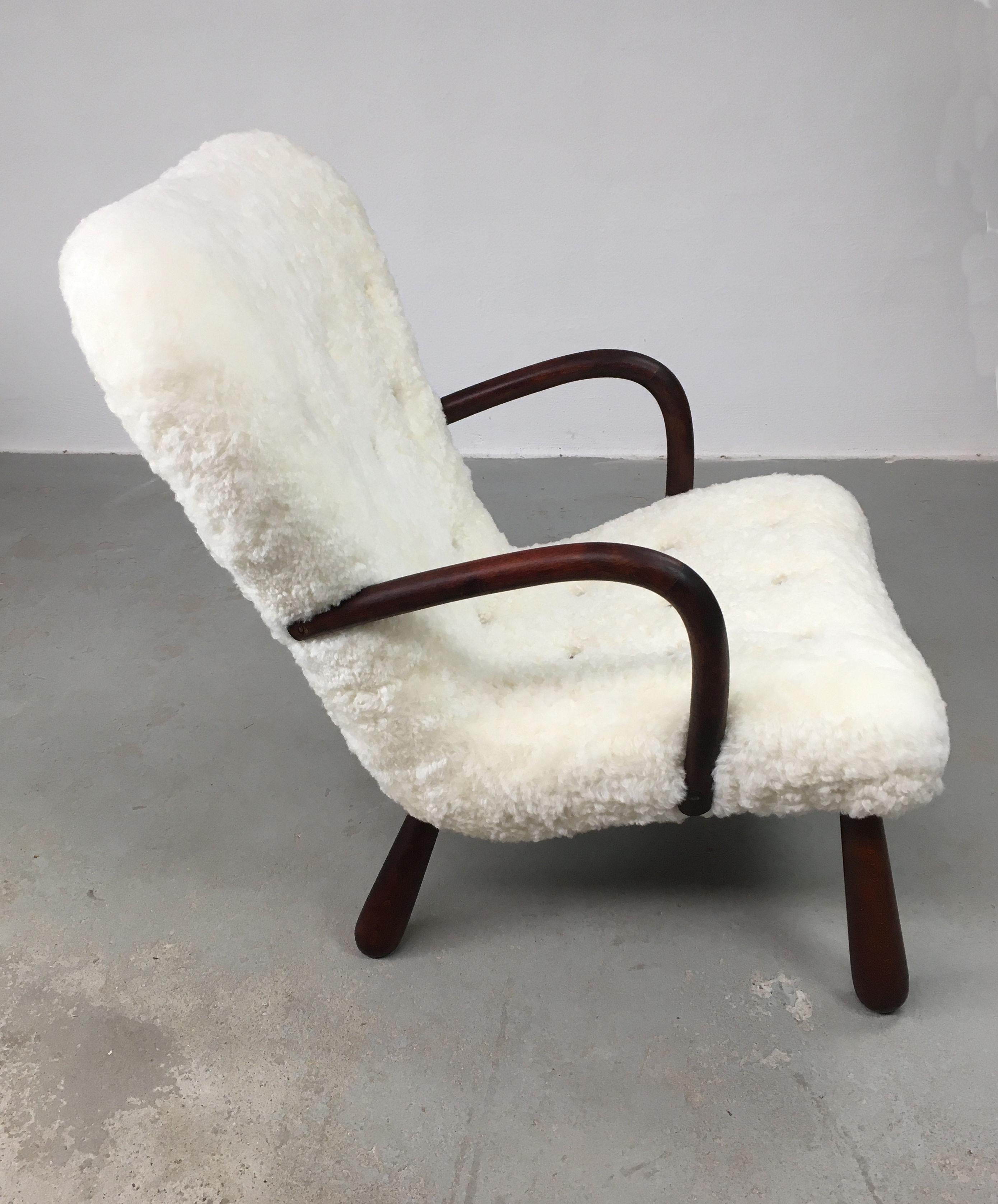 1950's Original Fully Restored Danish Clam Chair Reuphpolstered in Sheepskin  For Sale 3