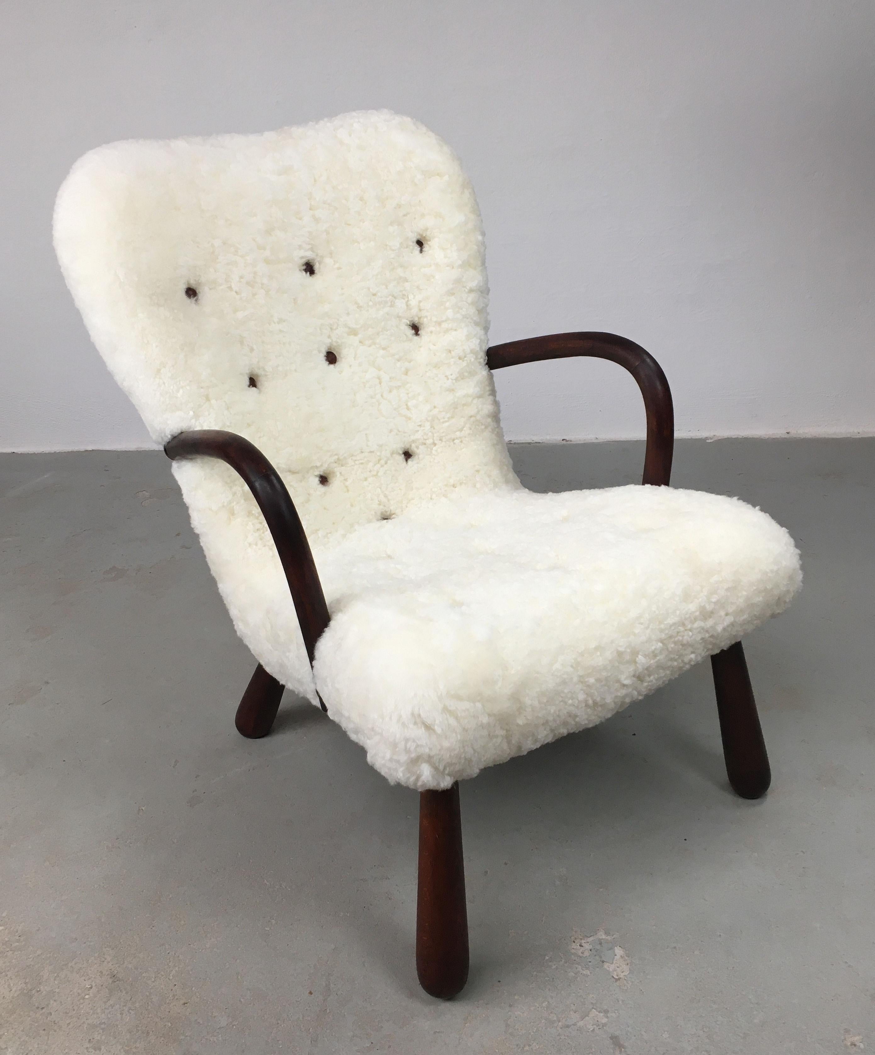 1950's Original Fully Restored Danish Clam Chair Reuphpolstered in Sheepskin  For Sale 4