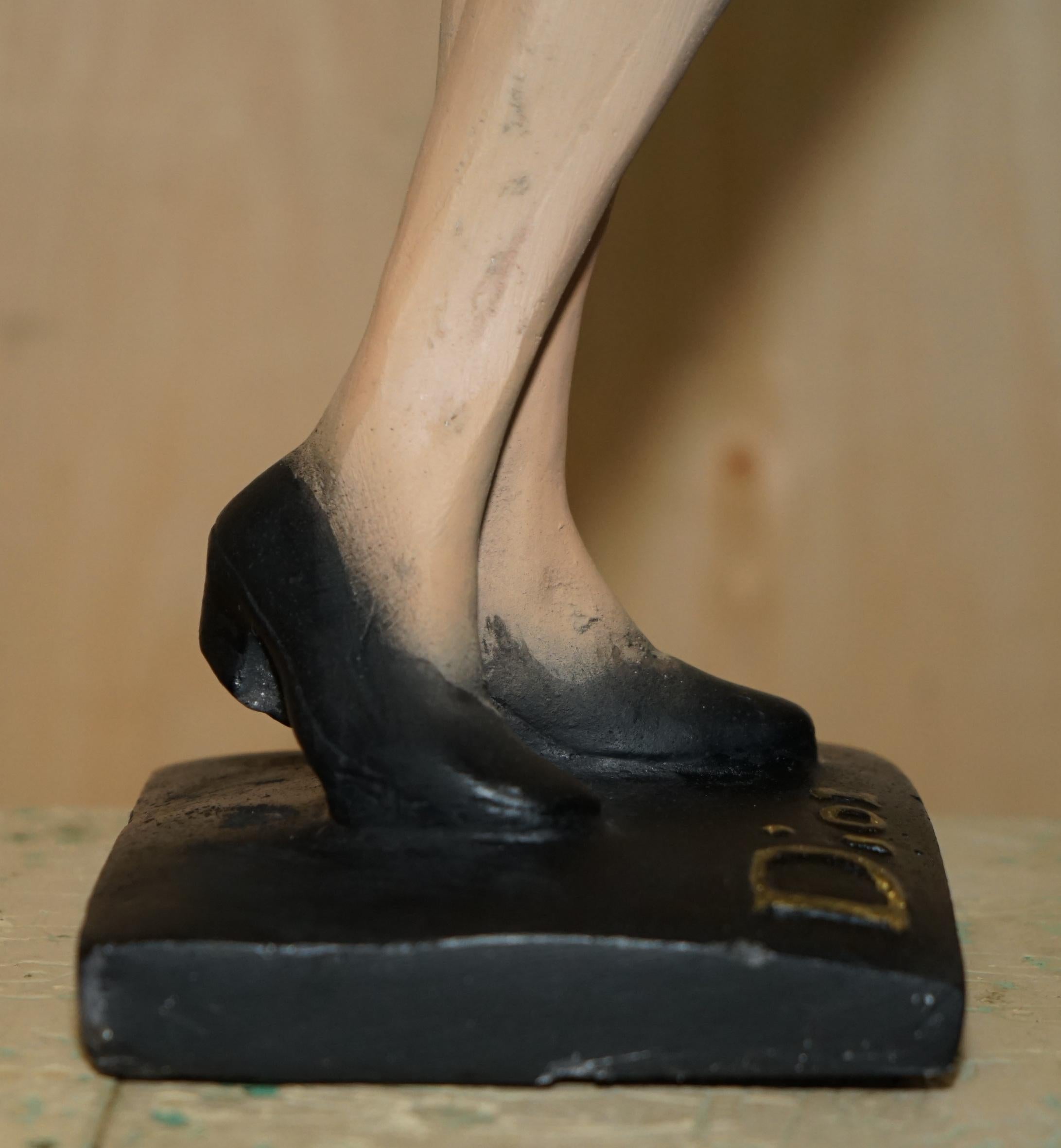 STATUA PUBBLICITARIA DIOR ORIGINALE COMPLETAMENTE STAMPATA IN GESSO E PITTURA D'EPOCA in vendita 5
