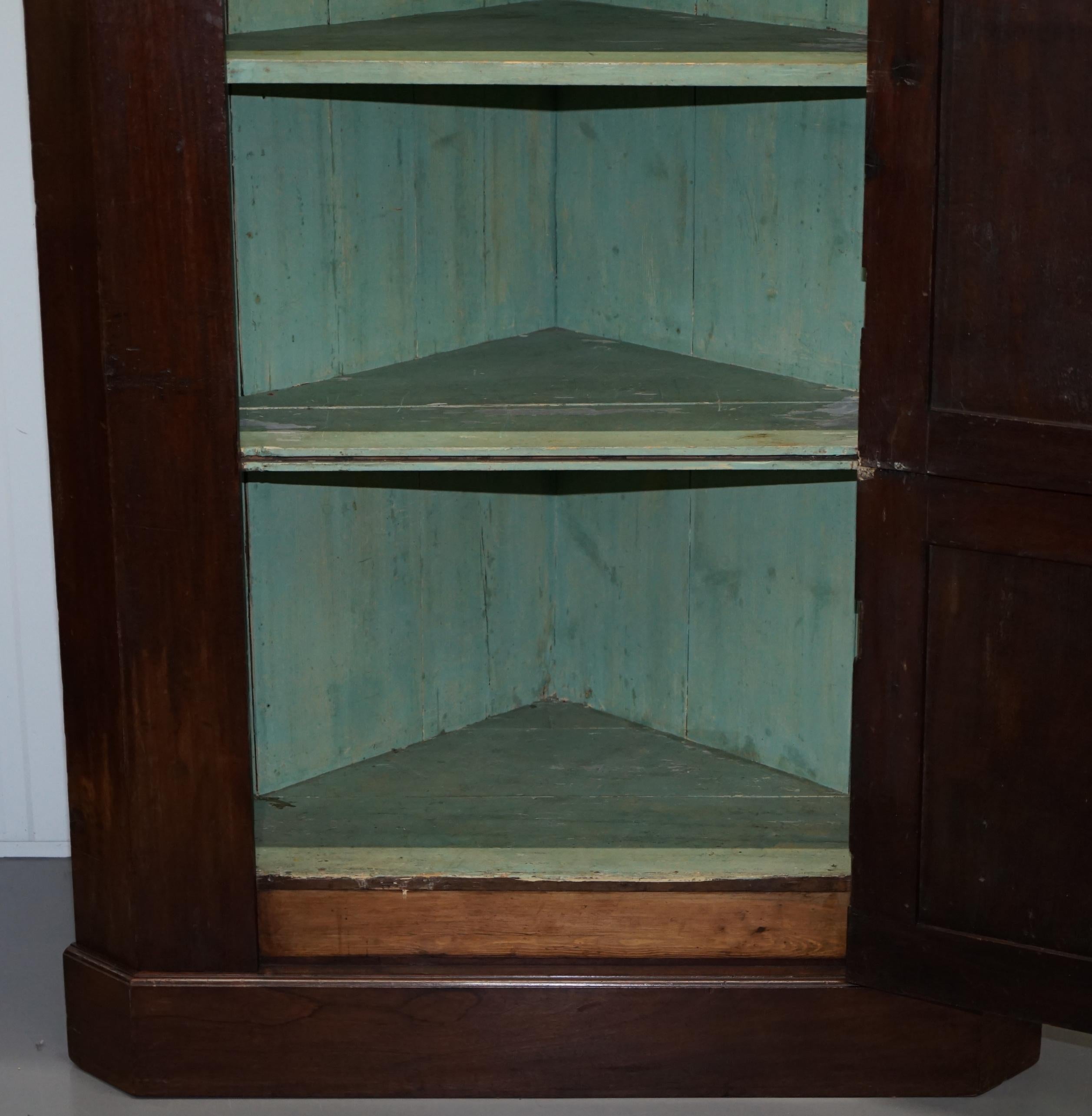 Original George III circa 1760 Solid Hardwood Corner Cupboard Large Bookcase For Sale 12
