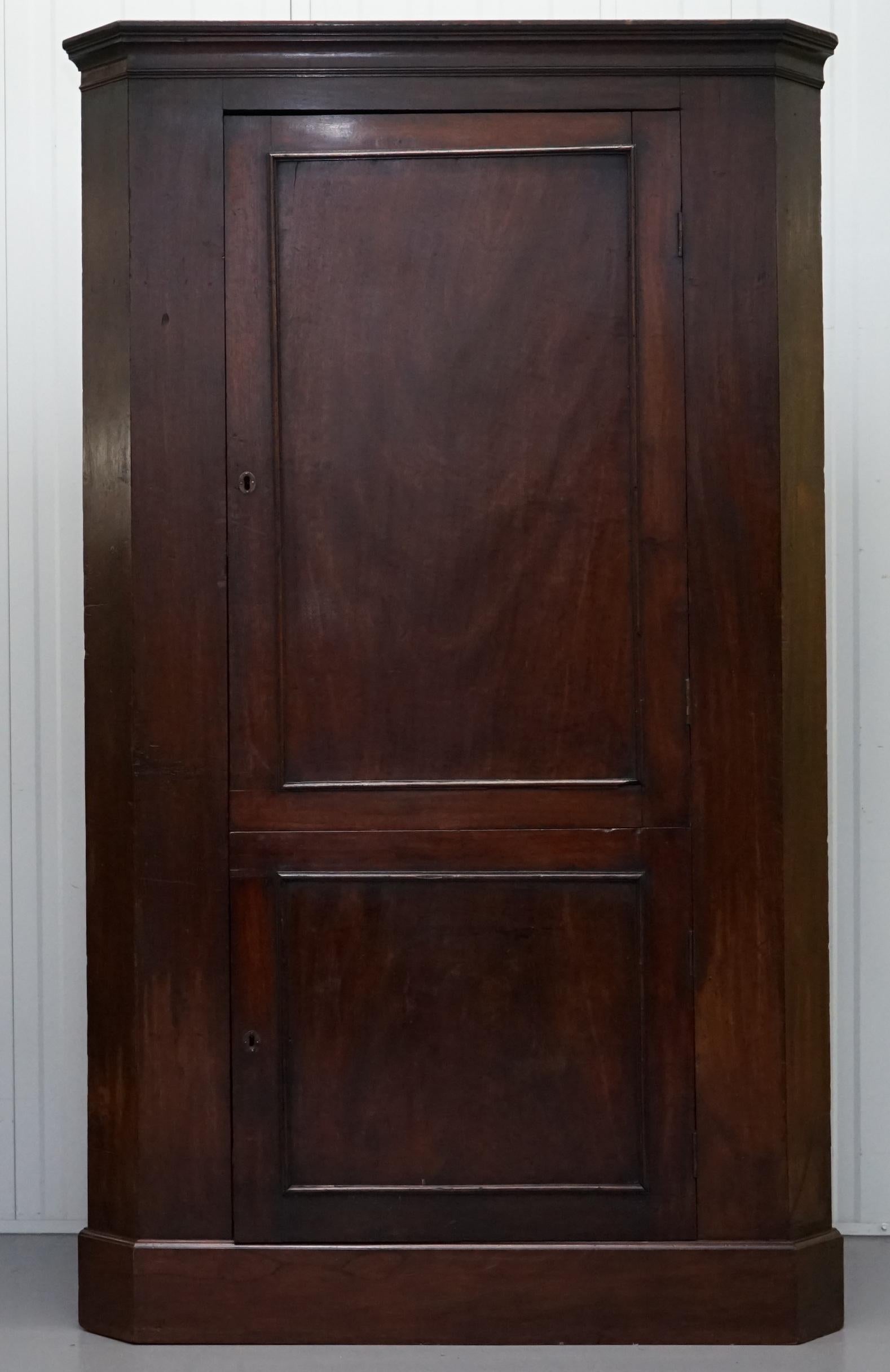 We are delighted to offer for sale this lovely original George III circa 1760 solid mahogany corner cupboard 

A very good looking and decorative piece, its hard to believe that this has been in use for over 250 years, it’s a testament to how