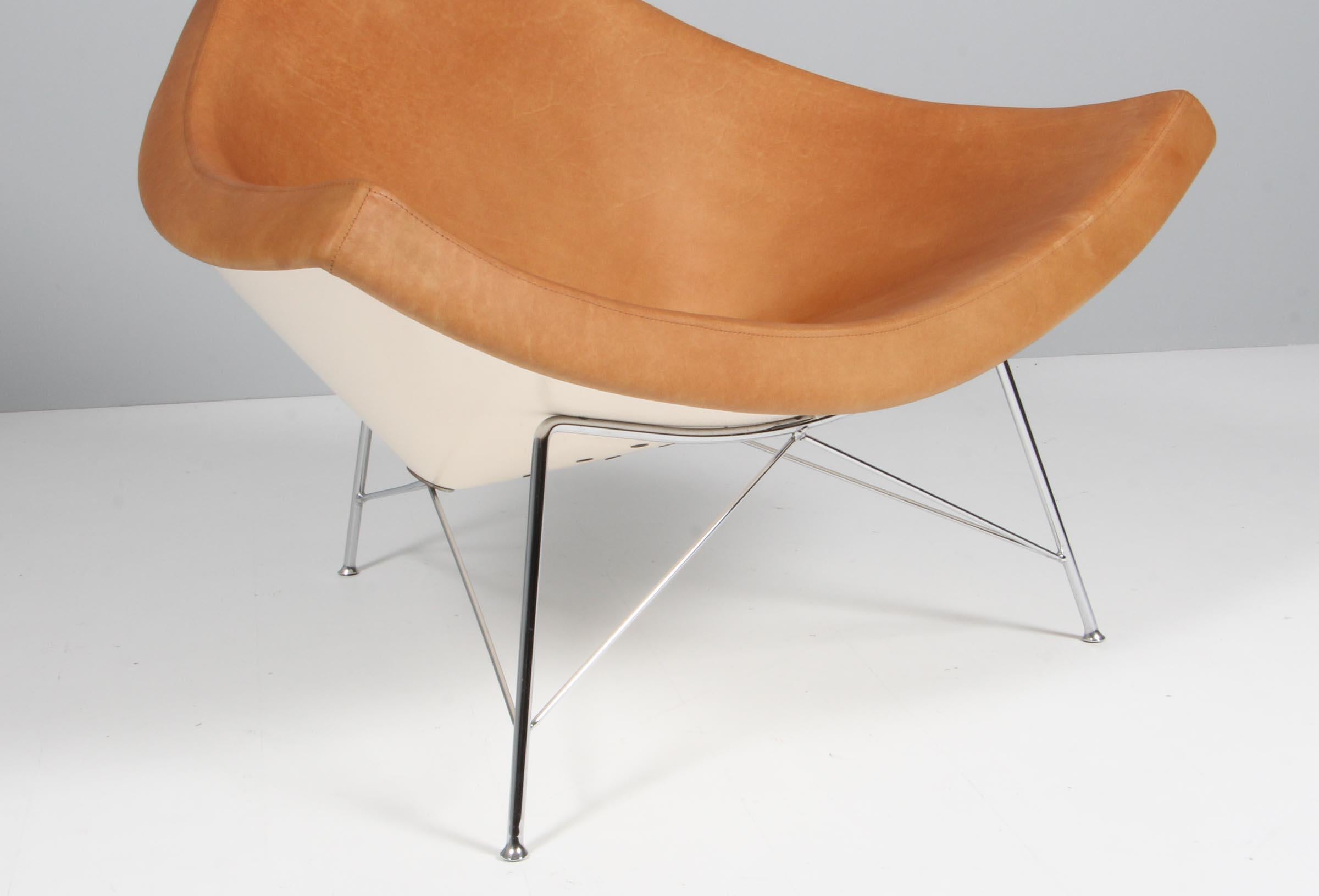 Original George Nelson Coconut Chair, Vitra, Tan Leather, White Shell, Chrome In Good Condition In Esbjerg, DK