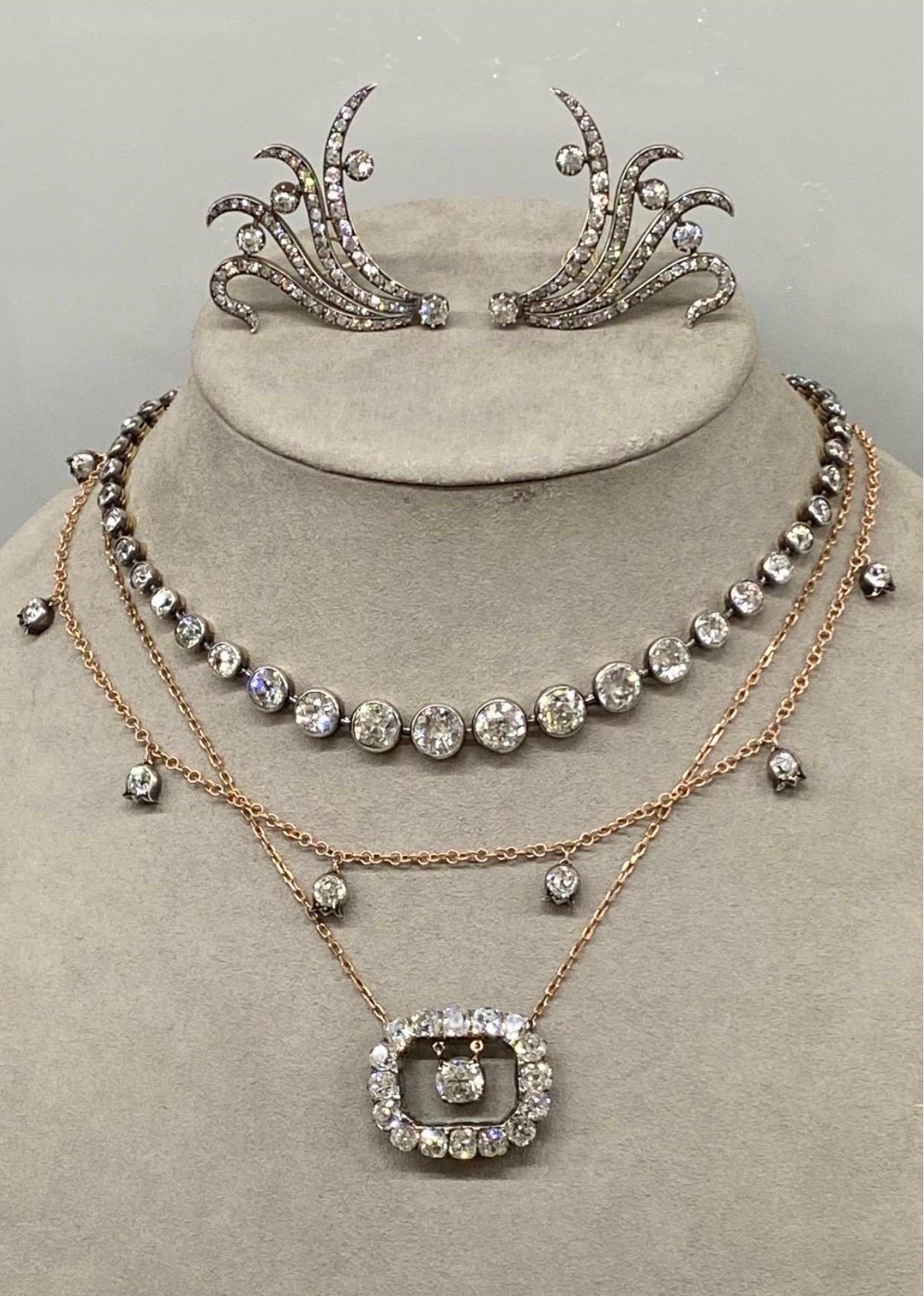 Mindi Mond Pendentifs d'oreille à ailettes en argent et or, avec diamant de 7,60 carats, de style édouardien en vente 2