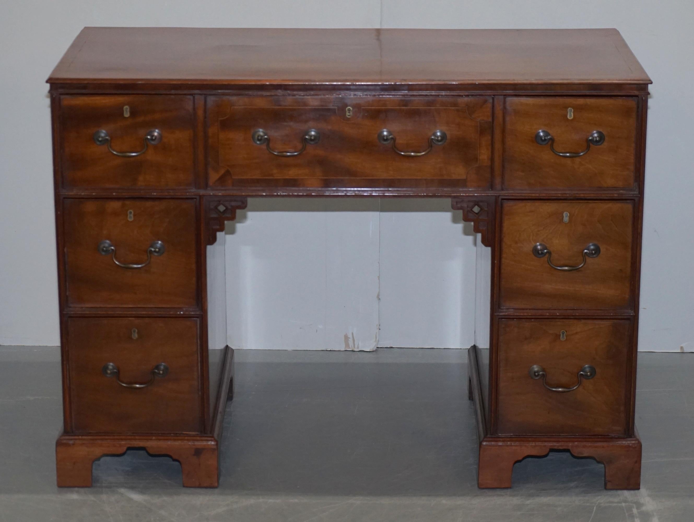 We are delighted to offer for sale this stunning circa 1800-1820 original Georgian / Regency Military campaign desk with large top map drawer

A very well made piece in fine mahogany with all the original fixtures and fittings including the side