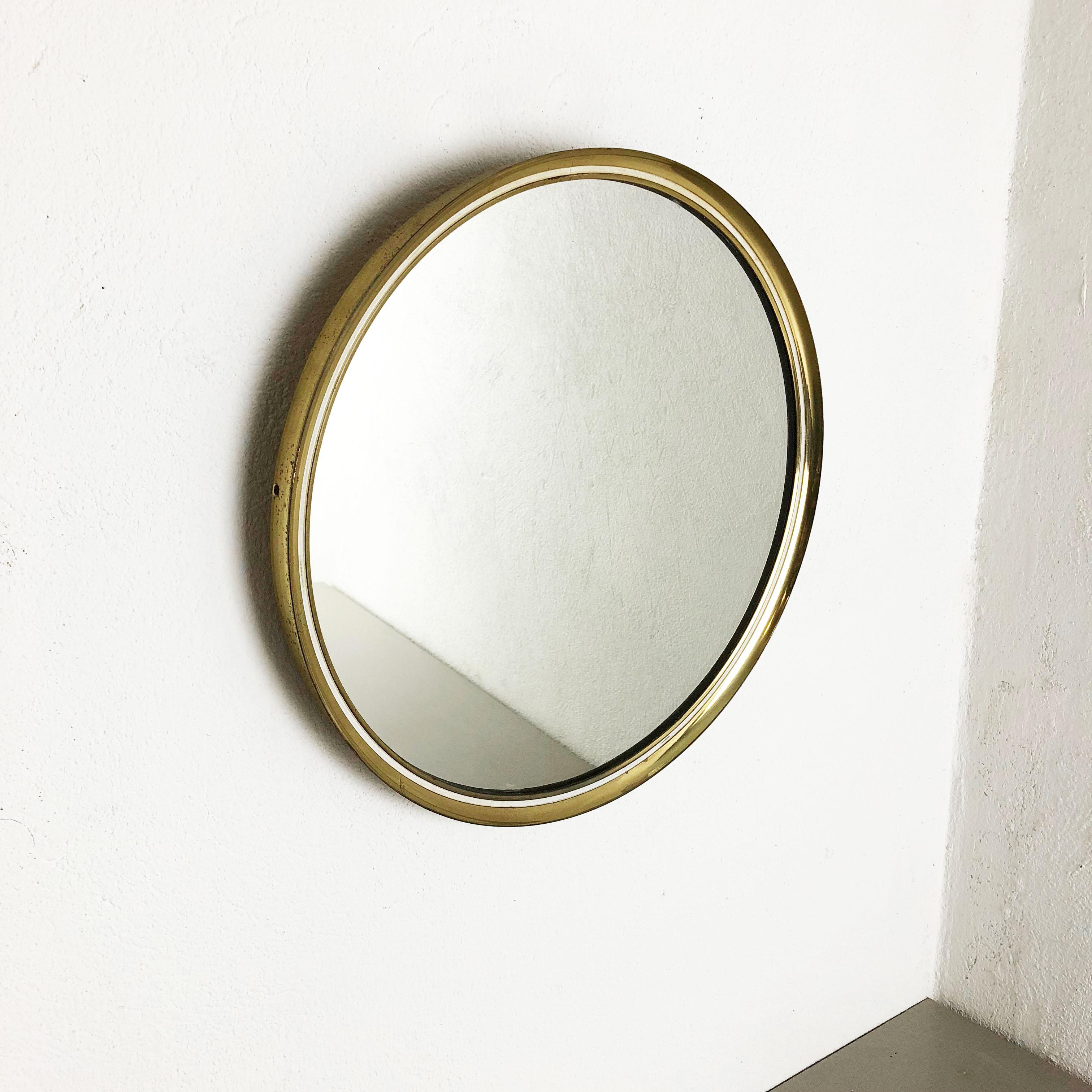 Article:

Wall mirror


Producer:

Vereinigte Werkstätten München / Münchener Zierspiegel


Origin:

Germany


Material:

Wood, glass, metal and brass


Decade:

1950s


Description:

This original midcentury wall mirror