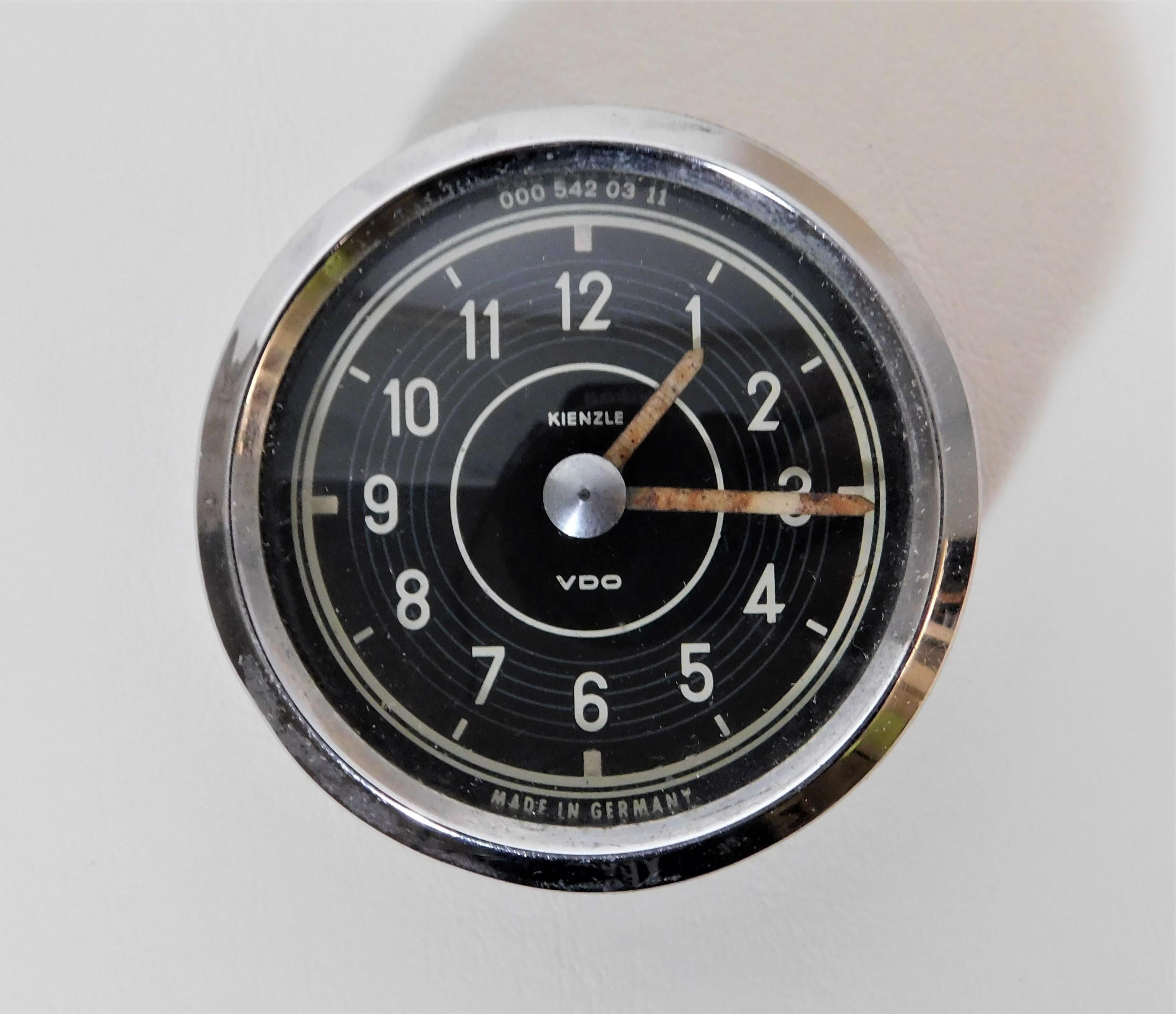 Made in Germany Kienzle VDO dash clock W121 190sl. Fits Mercedes-Benz models from 1955, 1956, 1957, 1958, 1959, 1960, 1961, 1962, 1963. Code model number on face 000542-03-11
Back says VDO Tachometer Werke Germany, Five 5 Jewels unadjusted.