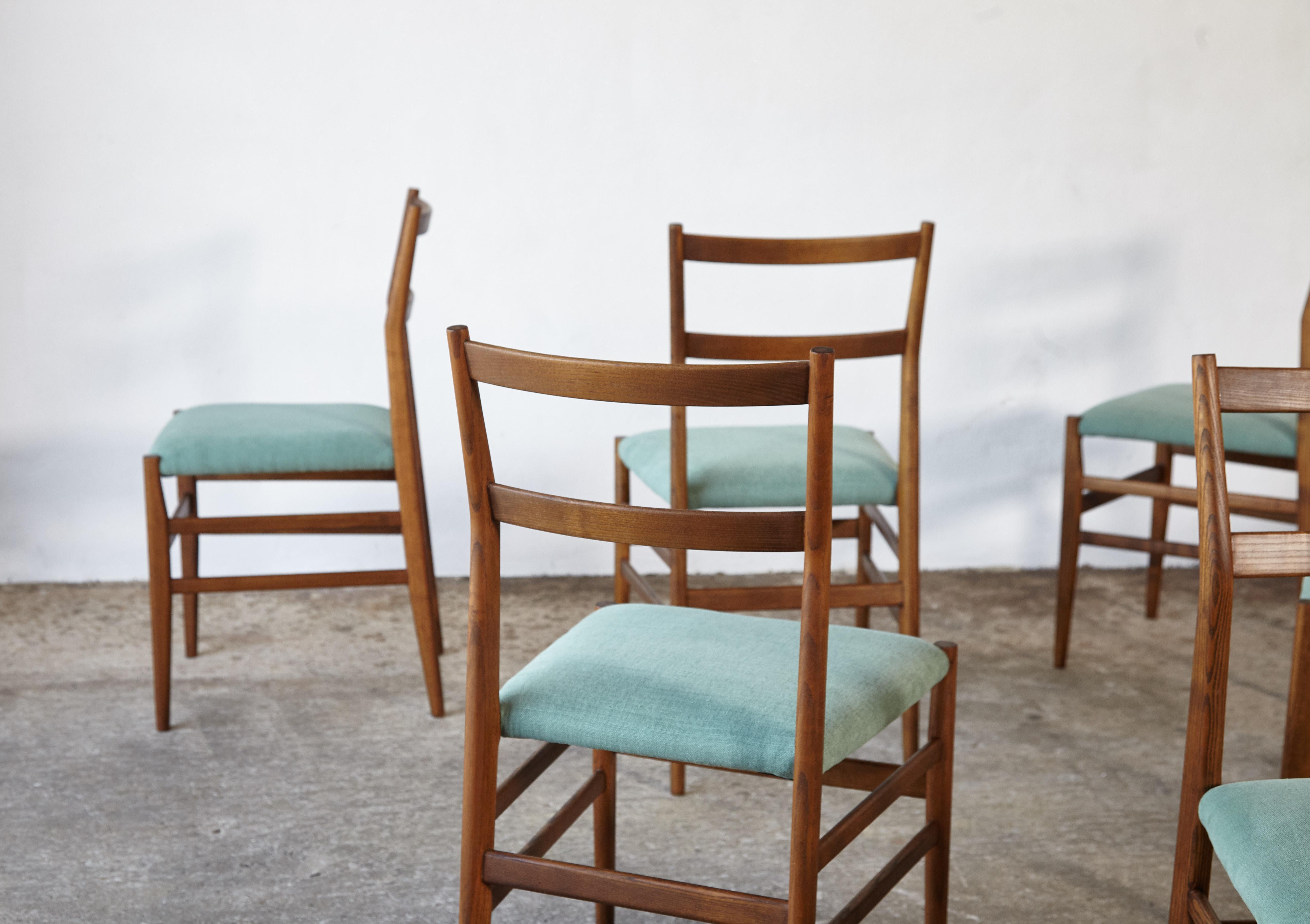 A Set of 12 Gio Ponti Leggera Model 646 Dining Chairs for Cassina, Italy, 1950s 4