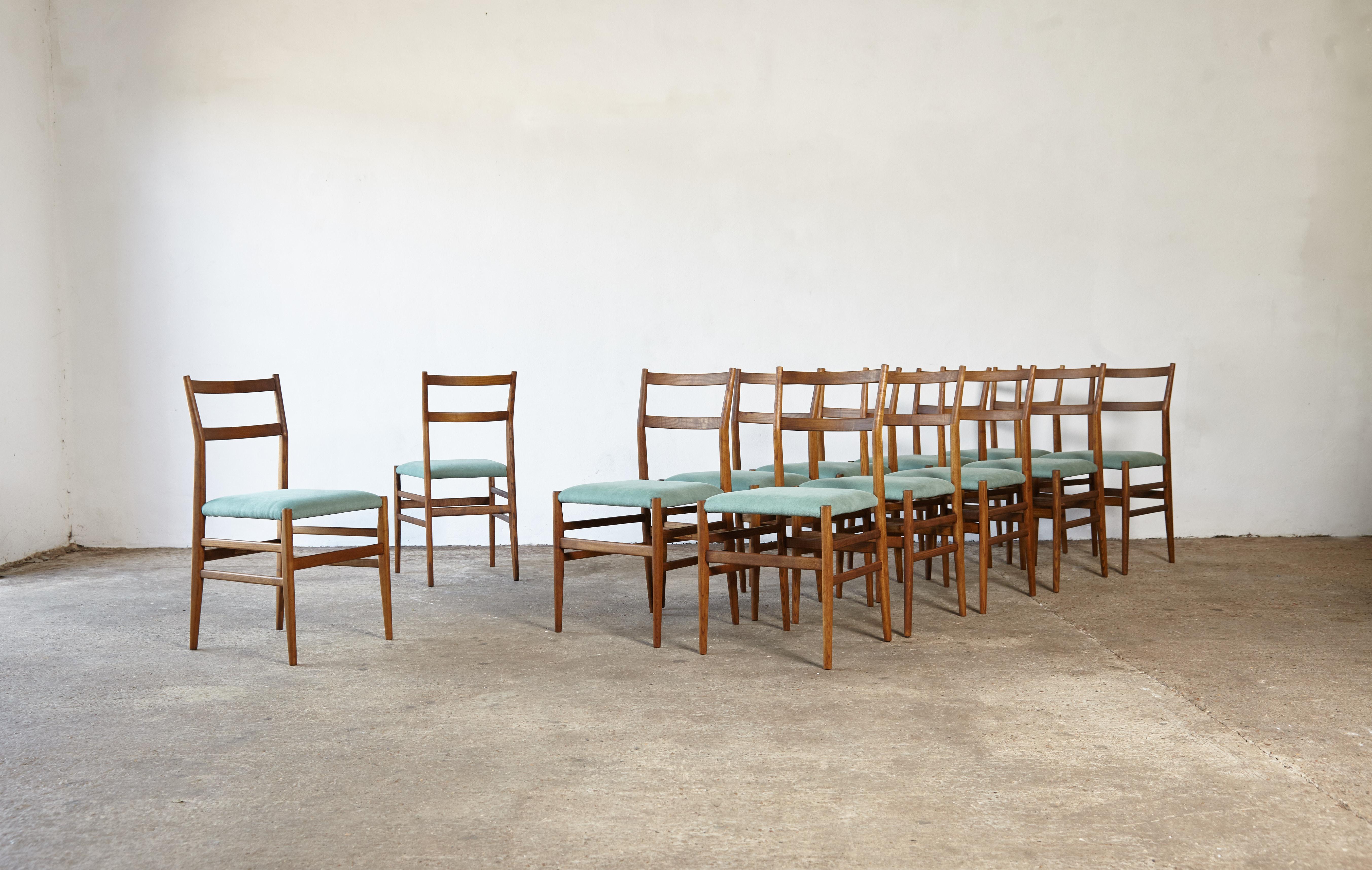 A Set of 12 Gio Ponti Leggera Model 646 Dining Chairs for Cassina, Italy, 1950s In Good Condition In London, GB