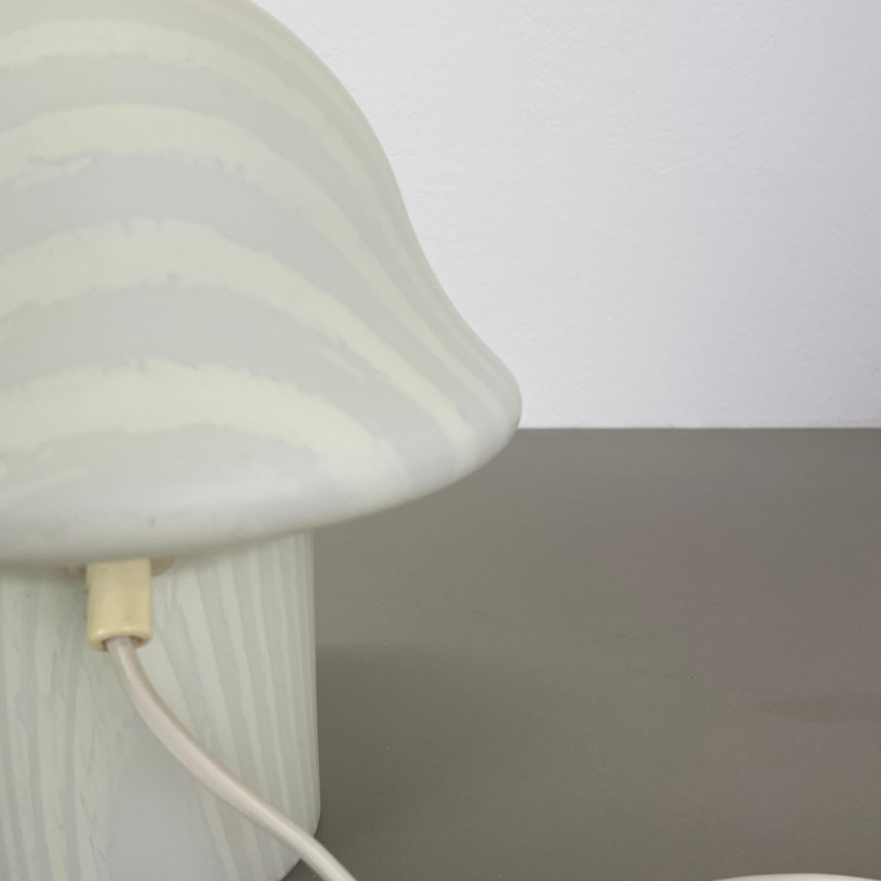 Lampe de bureau zébrée champignon originale de Peill & Putzler, Allemagne, 1970 en vente 6
