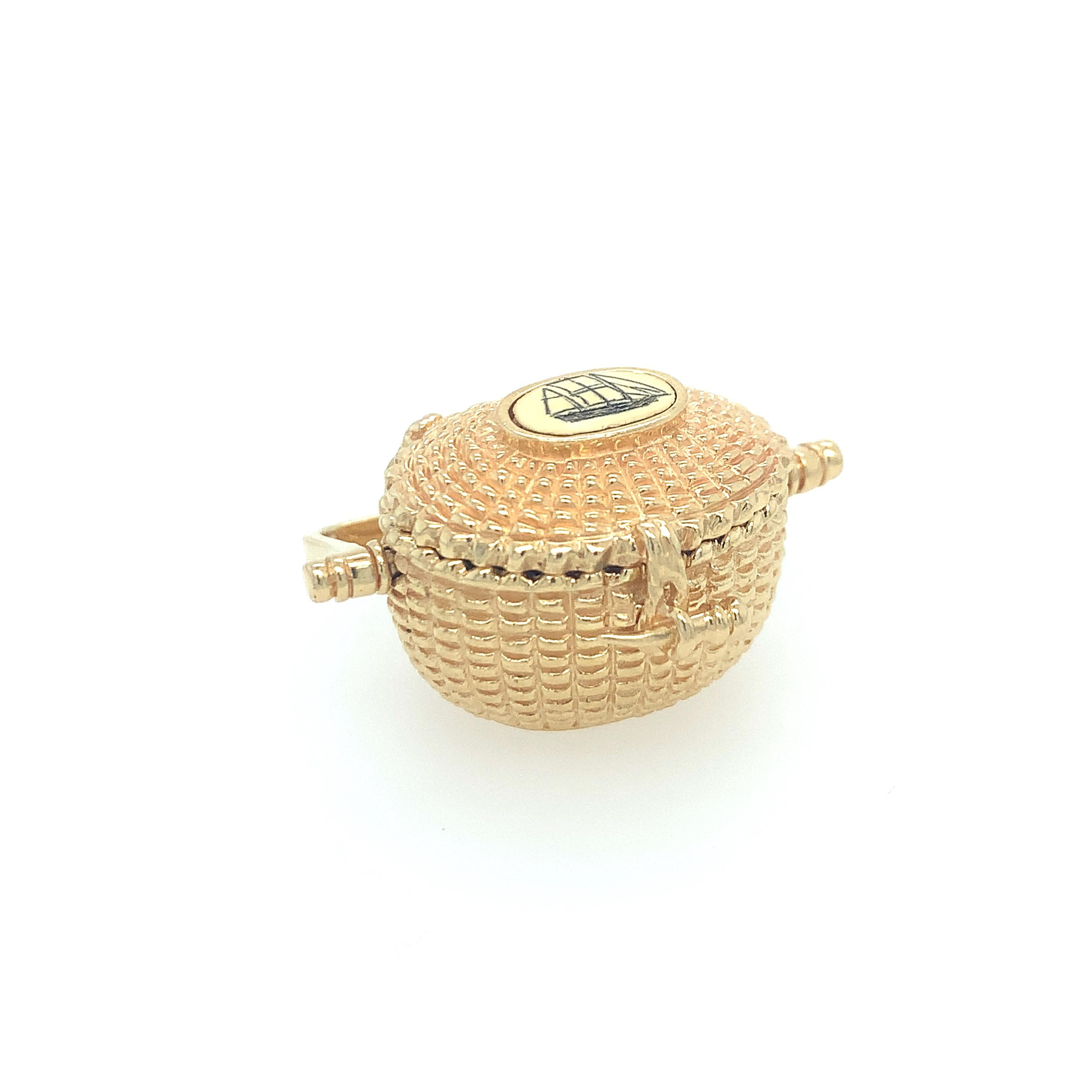 nantucket basket necklace