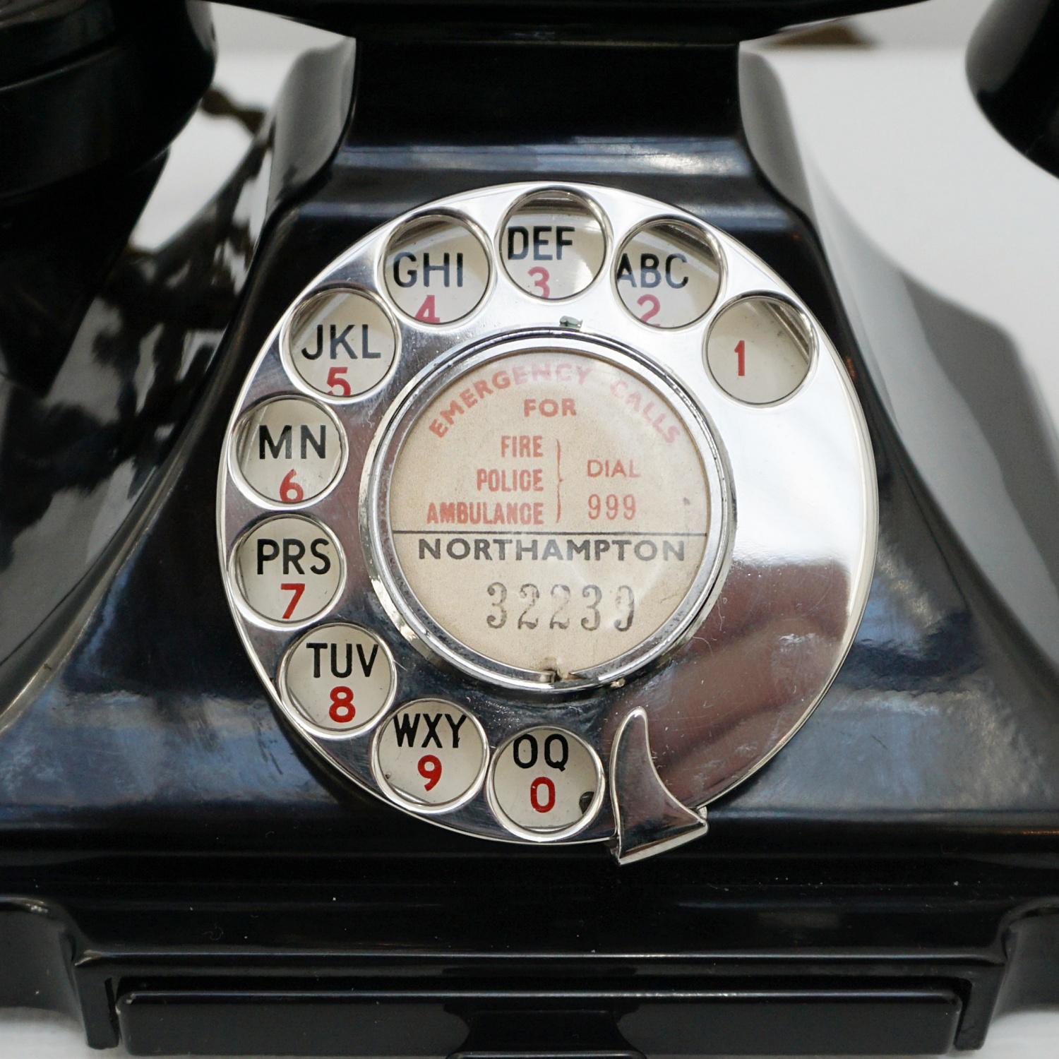 how to date a bakelite telephone