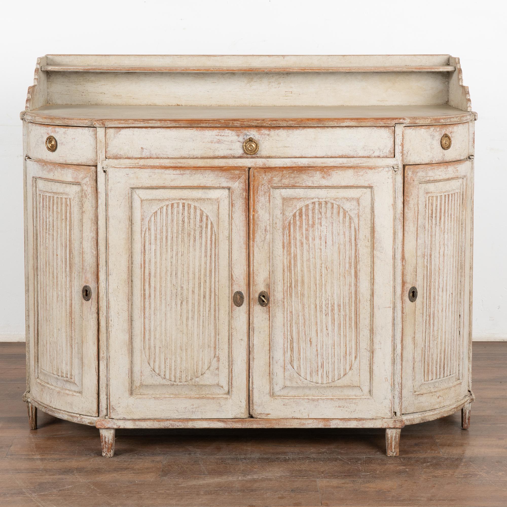 Original Gray Painted Gustavian Sideboard Buffet, Sweden circa 1840-60 In Good Condition In Round Top, TX