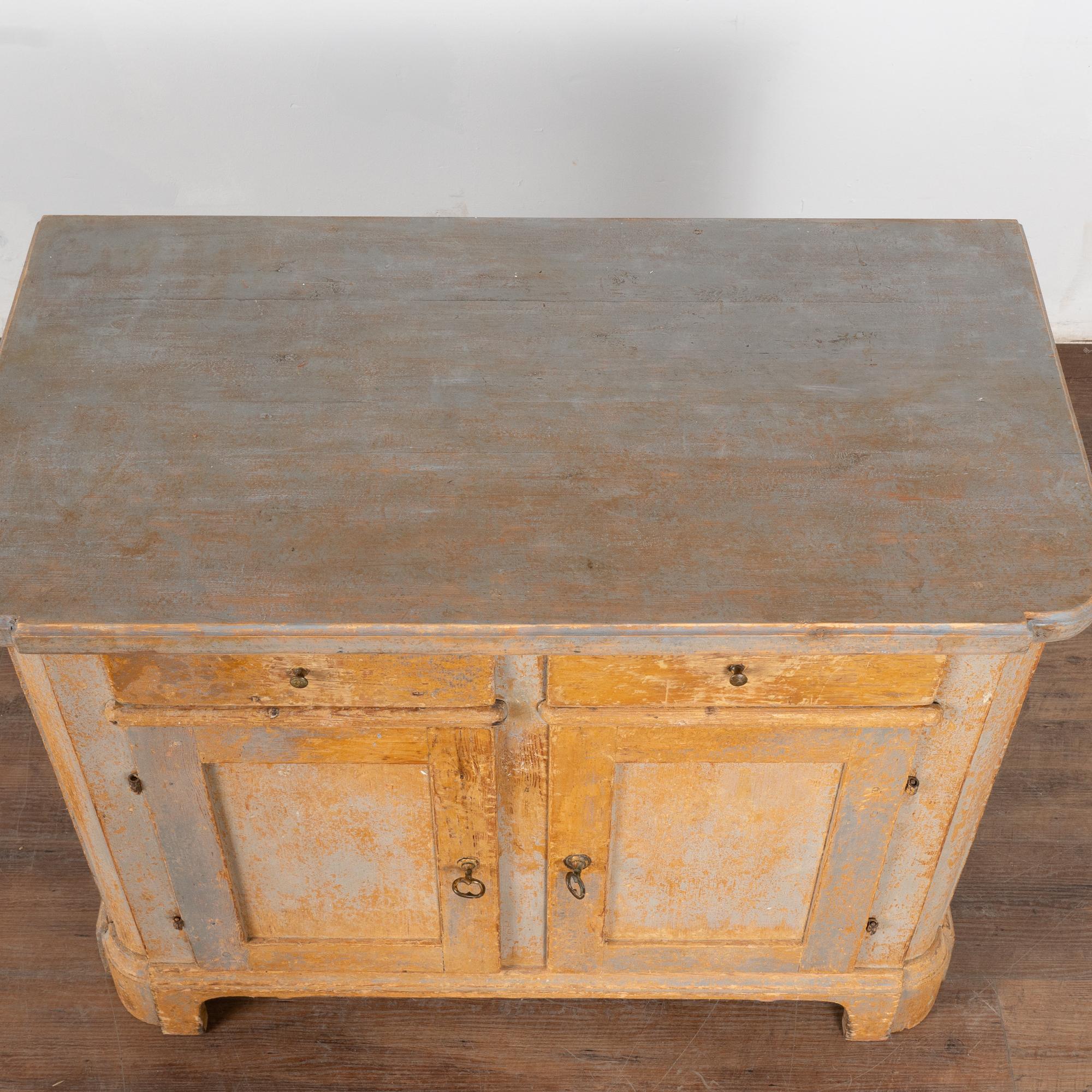 Original Gray Painted Pine Sideboard, Sweden circa 1840-60 In Fair Condition In Round Top, TX