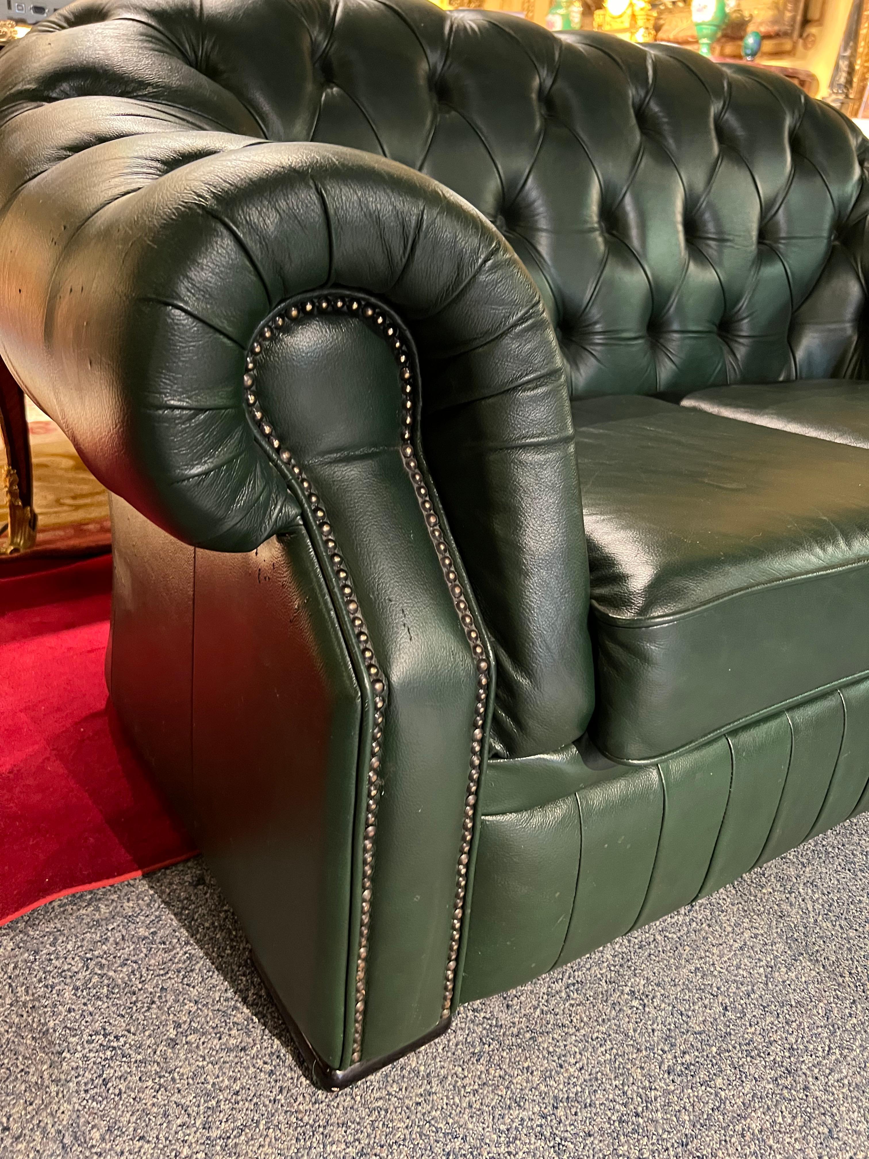 Original Green Chesterfield Set Kent Modell Three and Two Seater and Armchair For Sale 4