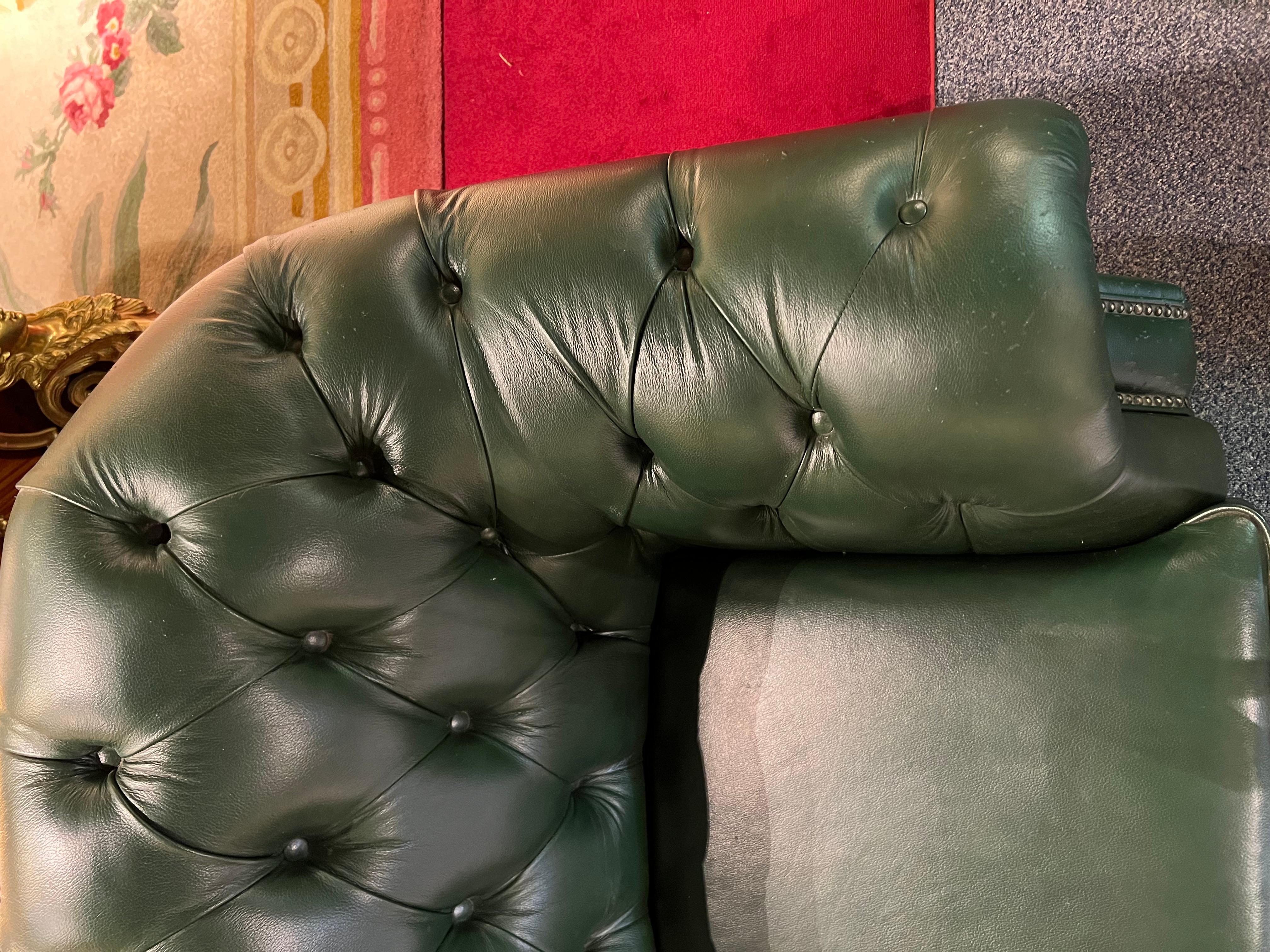 Original Green Chesterfield Set Kent Modell Three and Two Seater and Armchair For Sale 5