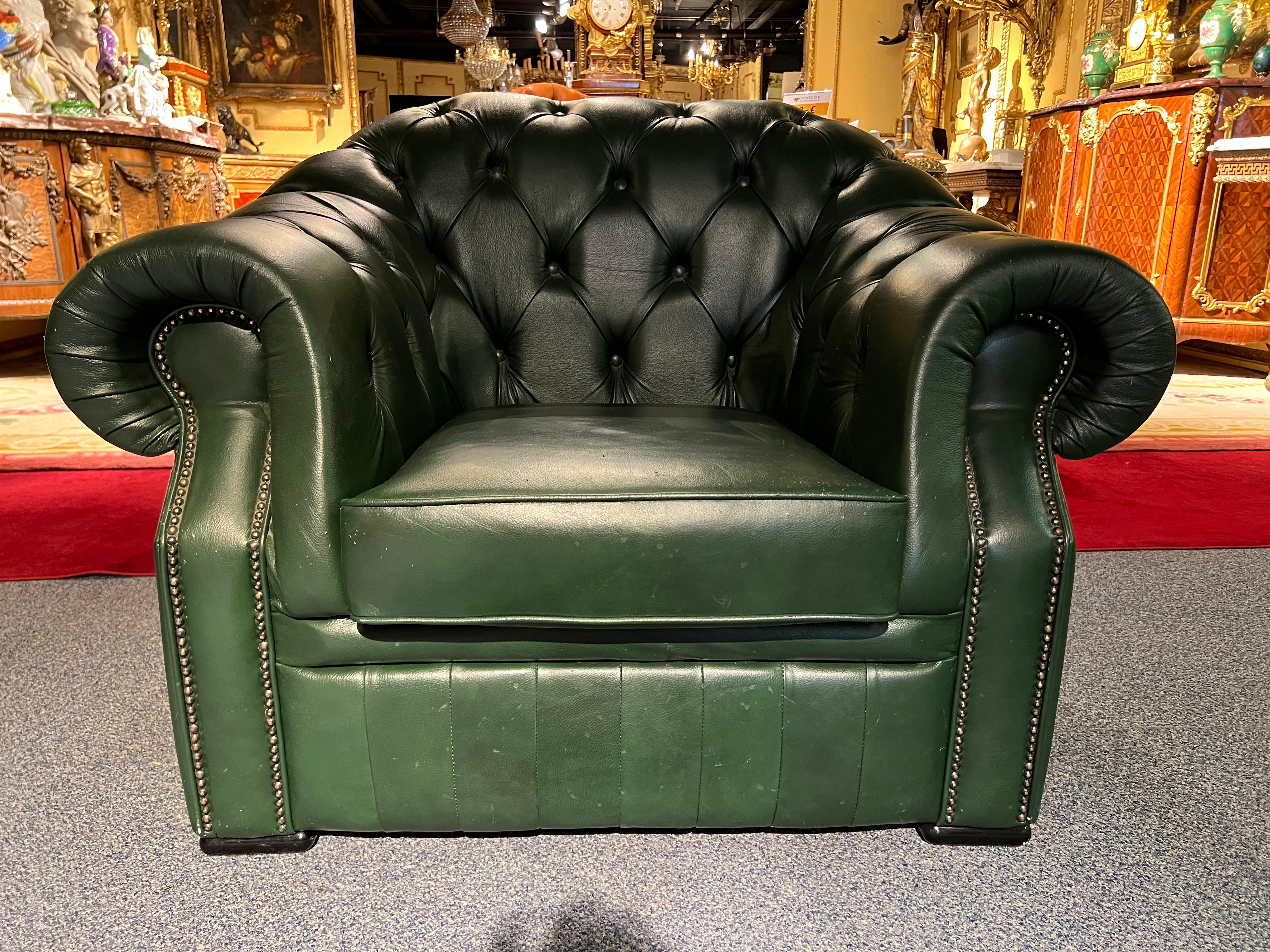 Original Green Chesterfield Set Kent Modell Three and Two Seater and Armchair For Sale 8