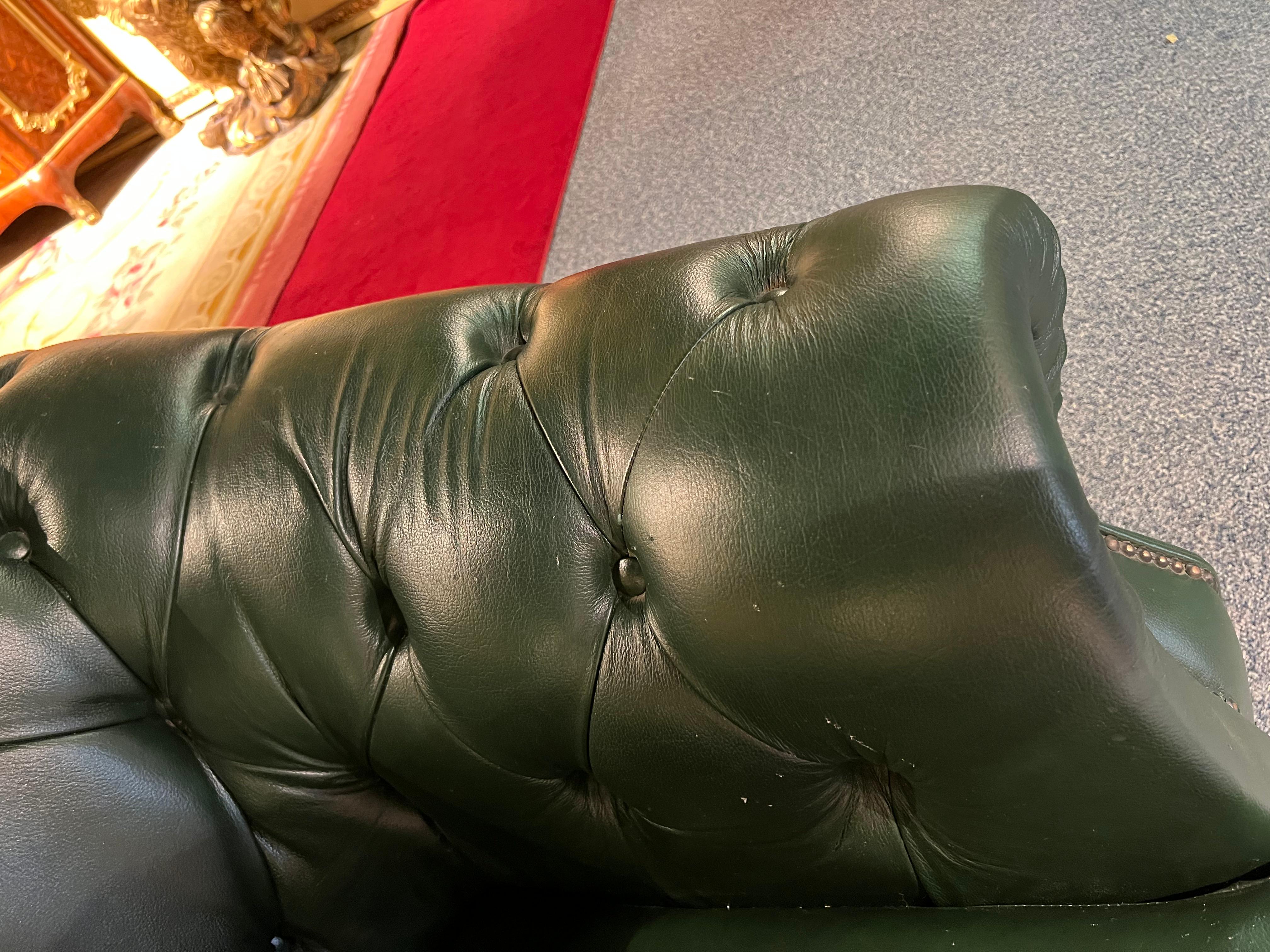 Original Green Chesterfield Set Kent Modell Three and Two Seater and Armchair For Sale 10