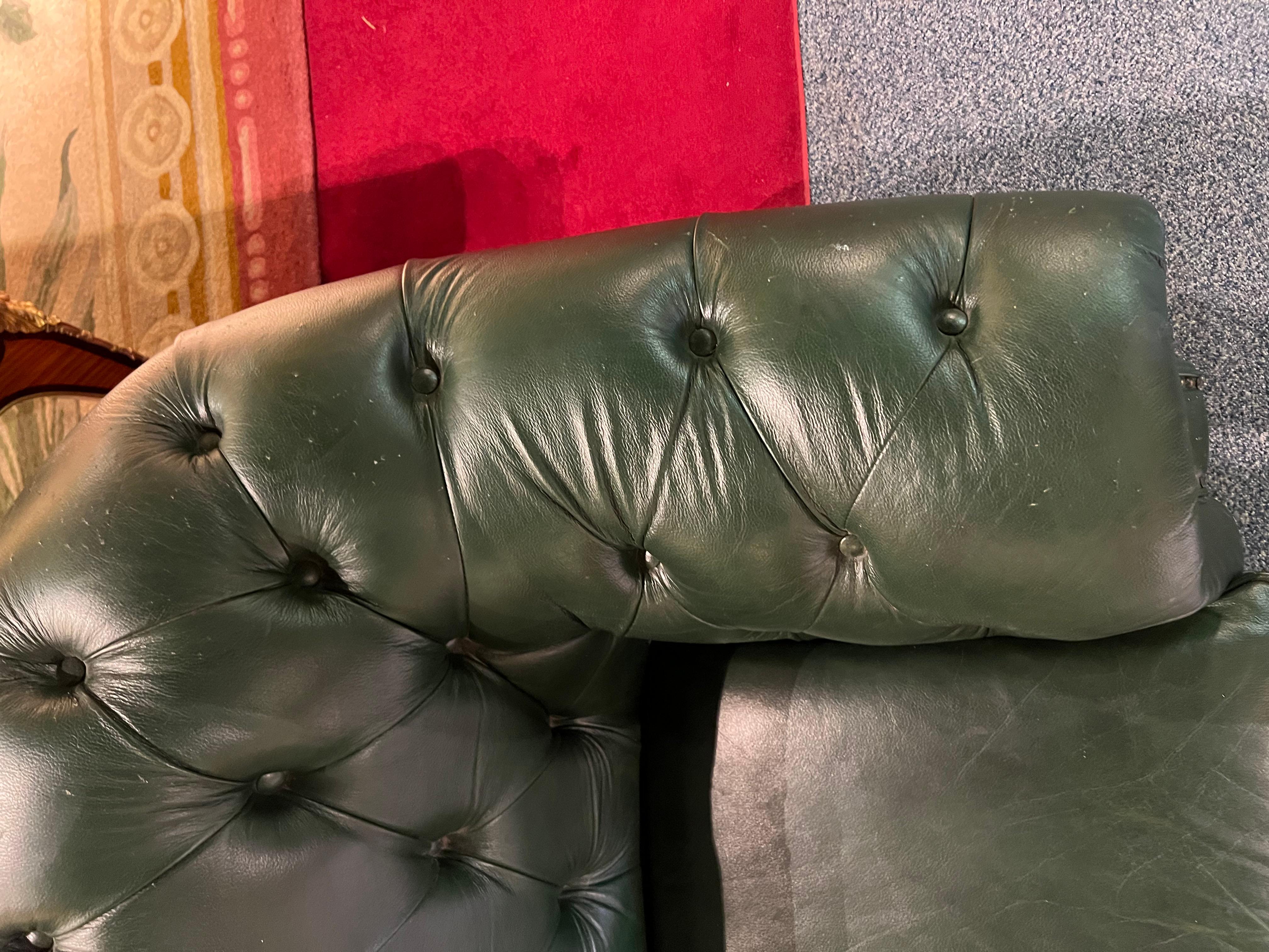 Original Green Chesterfield Set Kent Modell Three and Two Seater and Armchair For Sale 2