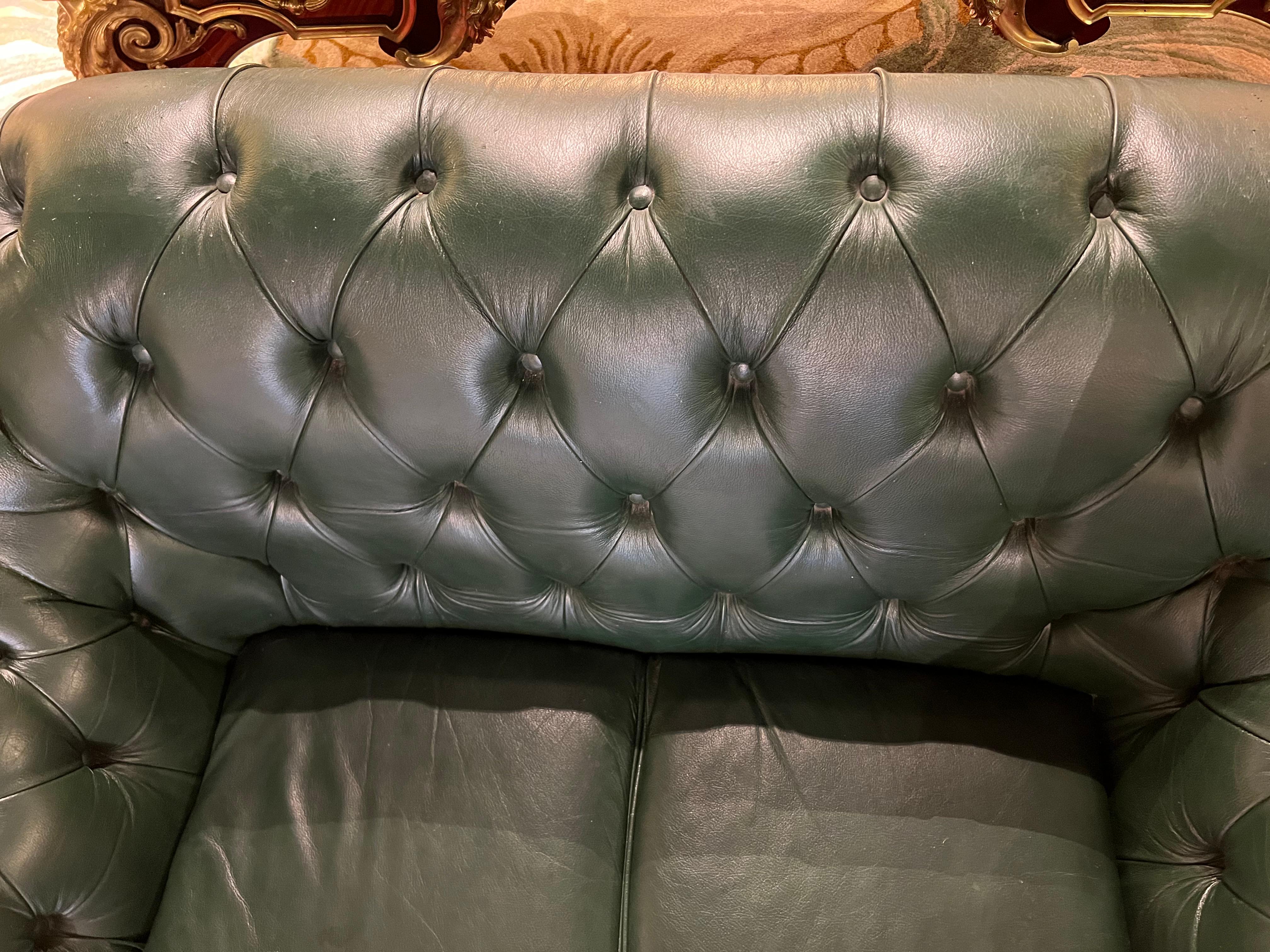 Original Green Chesterfield Set Kent Modell Three and Two Seater and Armchair For Sale 3