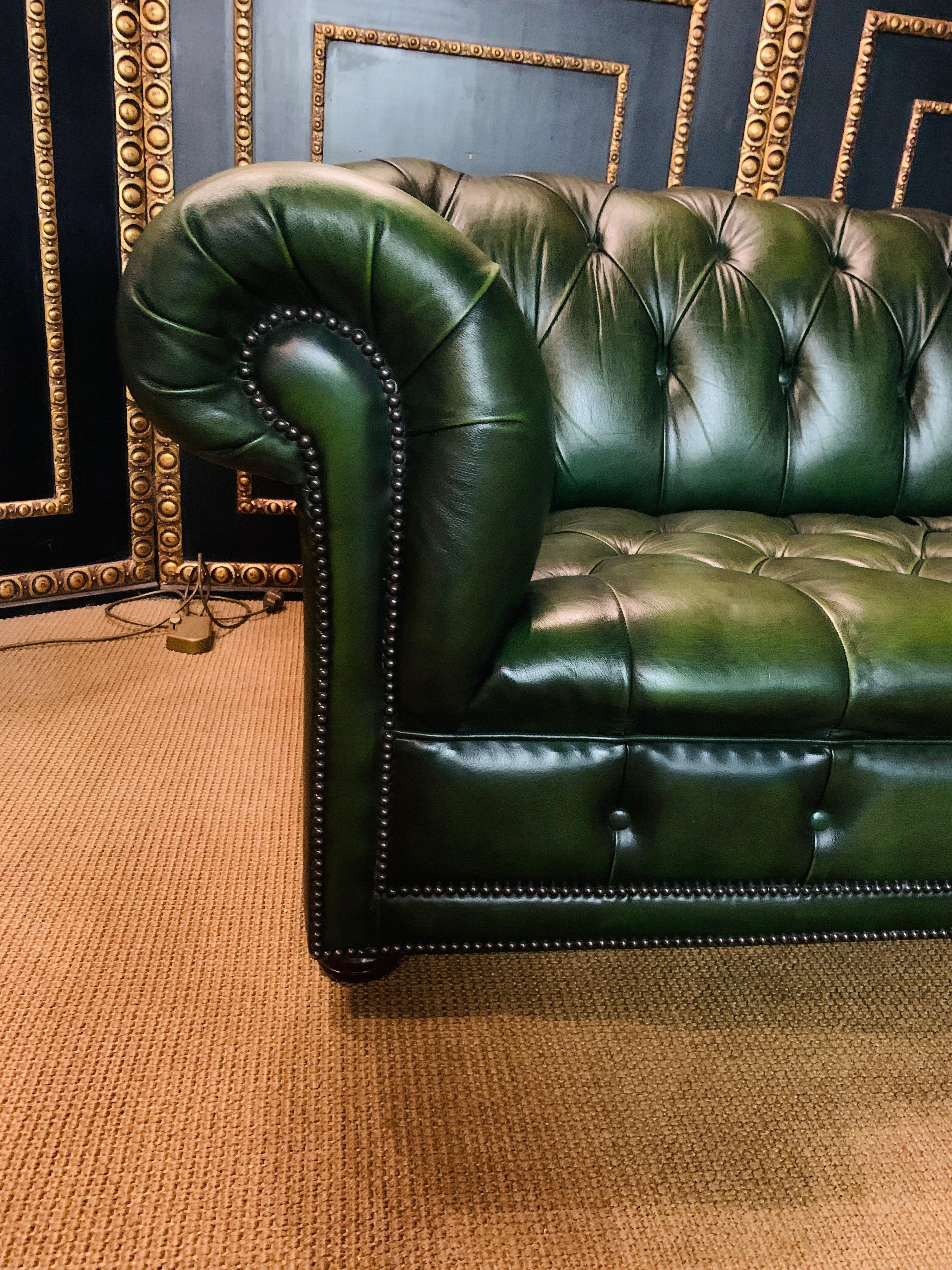 dark green chesterfield sofa