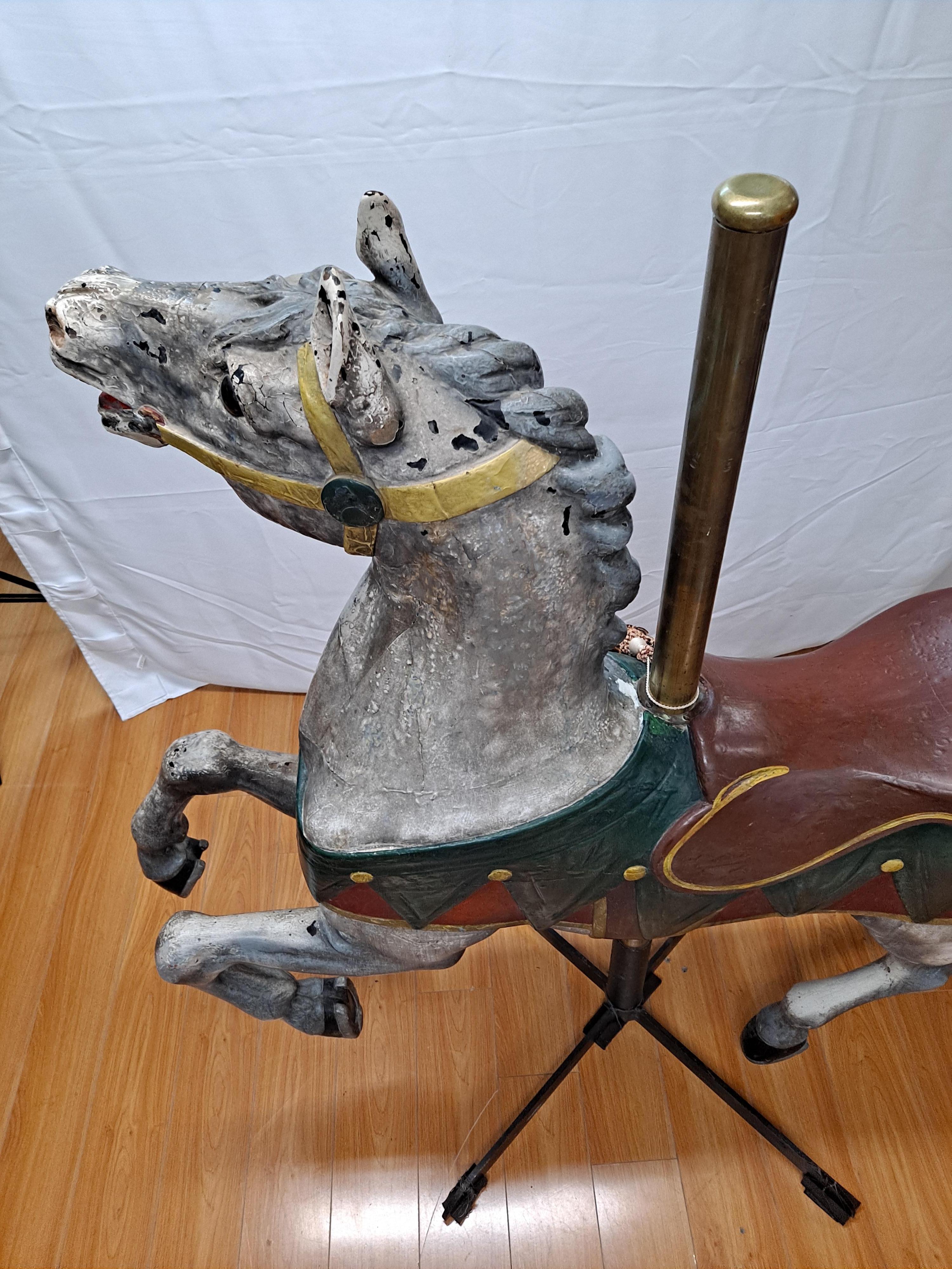 Cavallo da carosello originale di Gustave Dentzel in vendita 4
