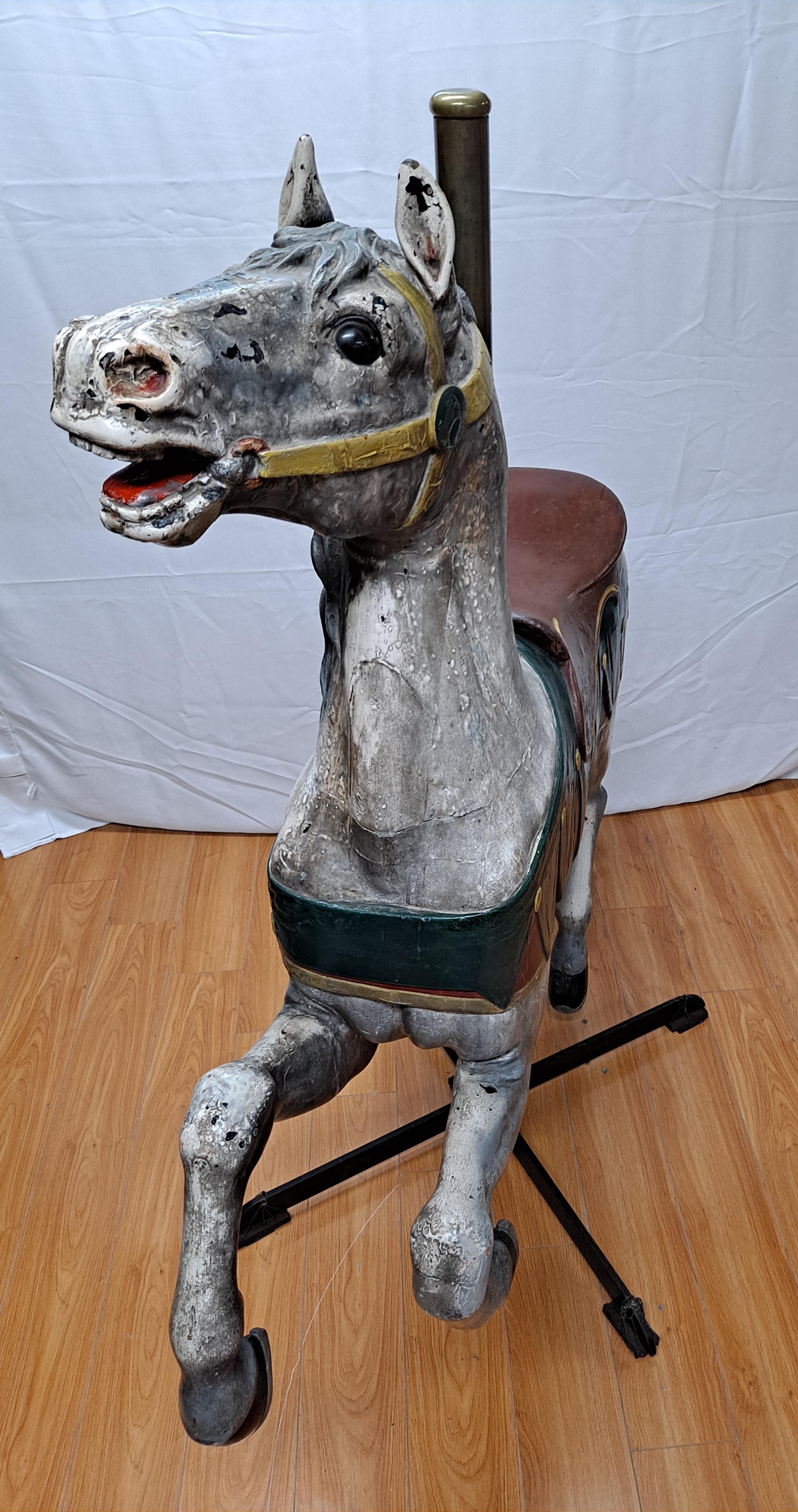 Cavallo da carosello originale di Gustave Dentzel in vendita 6