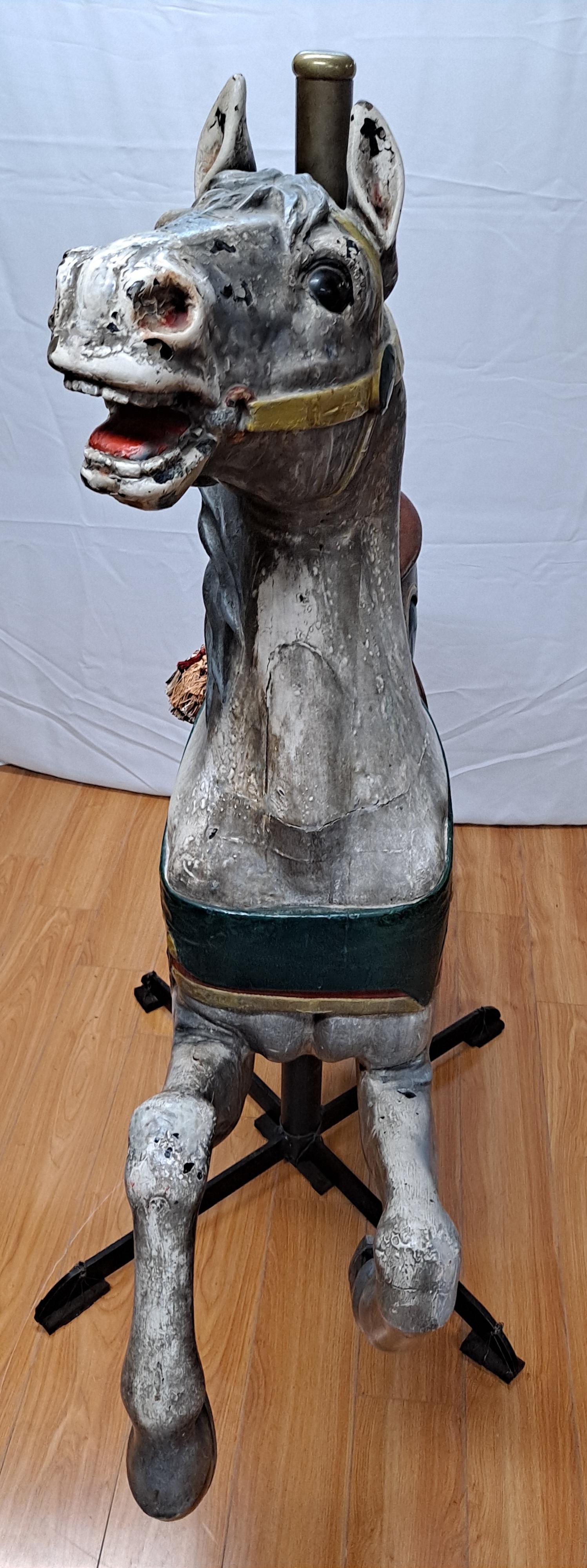Cavallo da carosello originale di Gustave Dentzel in vendita 7