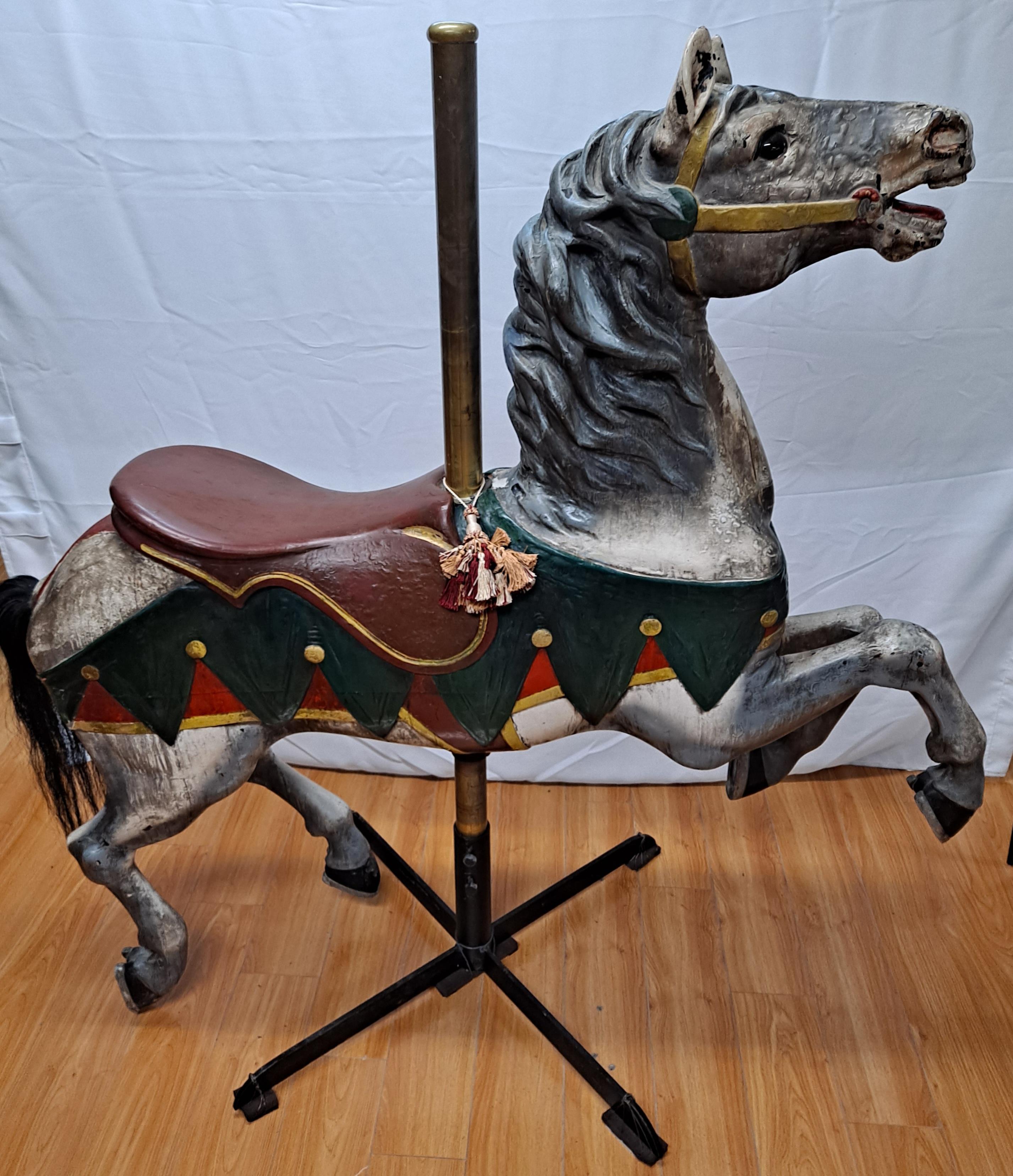 Cavallo da carosello originale di Gustave Dentzel in vendita 8