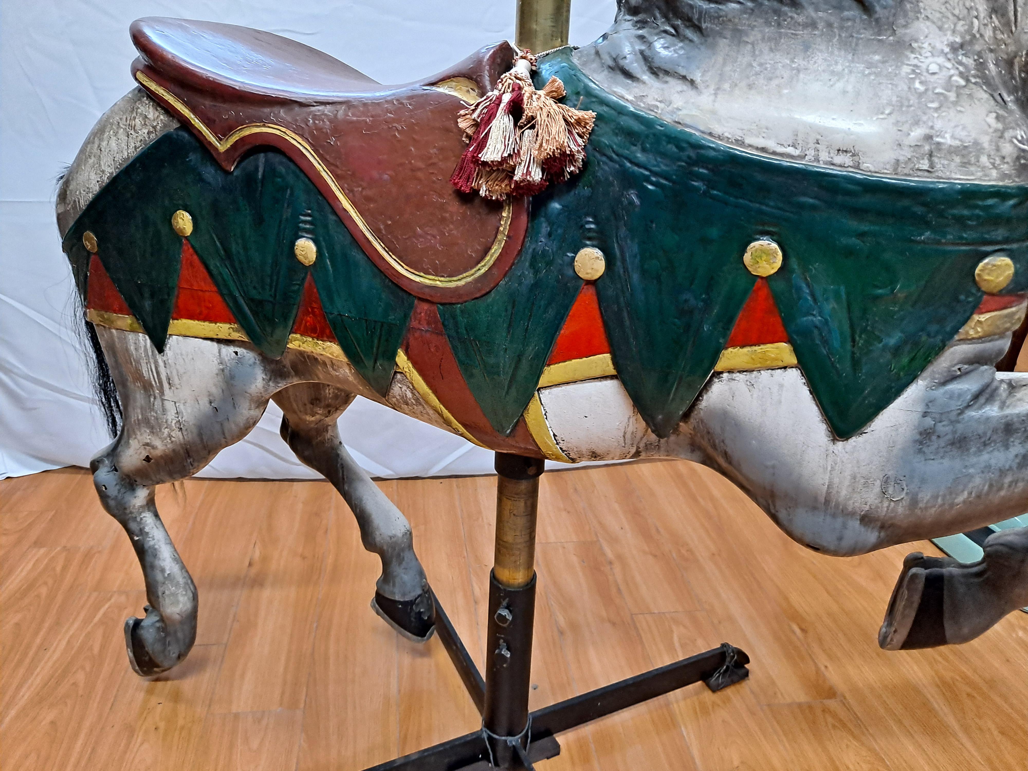 Tedesco Cavallo da carosello originale di Gustave Dentzel in vendita